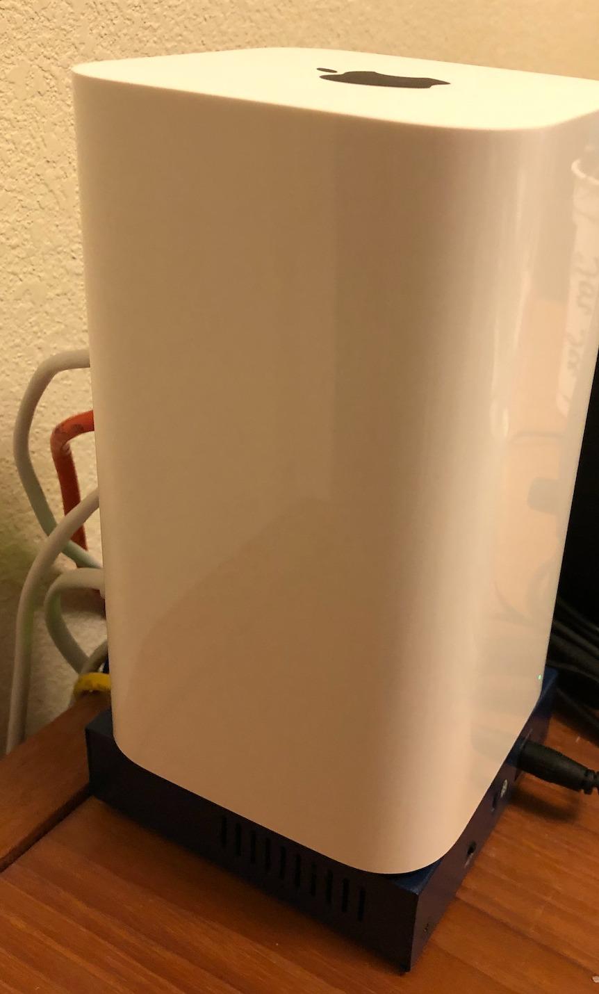 NETGEAR 5-Port Gigabit Ethernet Unmanaged Network Switch (GS105NA) customer photo 2