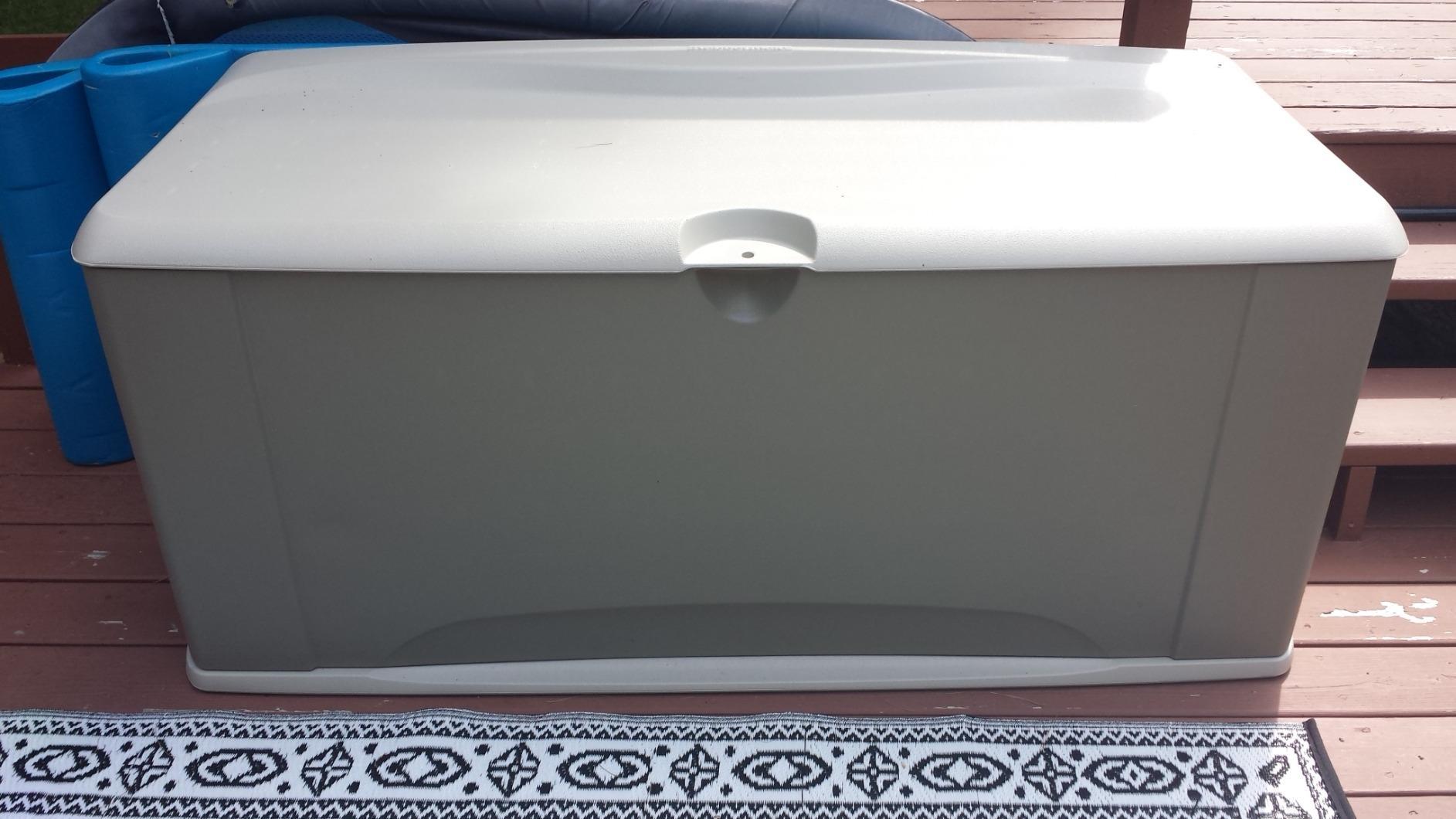 Rubbermaid Extra Large Resin Weather Resistant Outdoor Garden Storage Deck Box, Sandstone customer photo 1