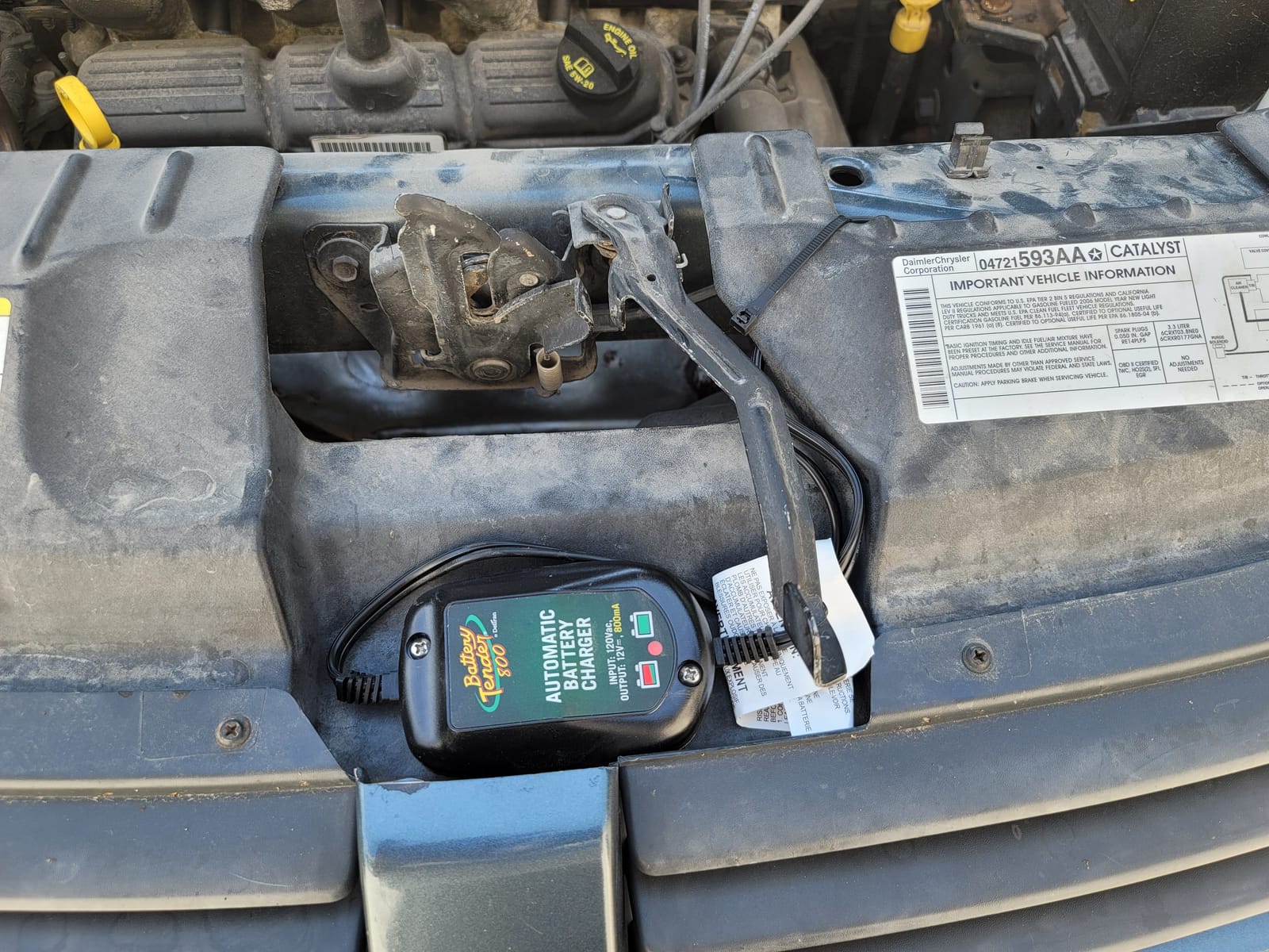 Battery Tender 800 is a SuperSmart Battery Charger that will Constantly Monitor, Charge, and Maintain your Battery. It's Encapsulated and Protected from Moisture by an Electrical Insulation customer photo 1