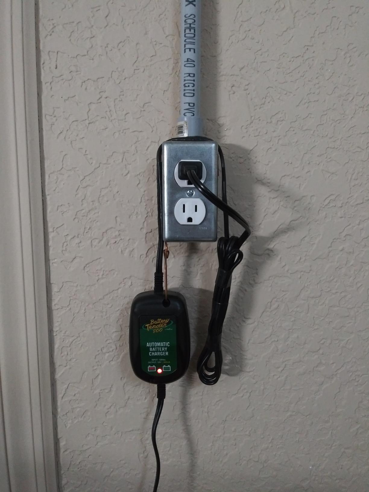 Battery Tender 800 is a SuperSmart Battery Charger that will Constantly Monitor, Charge, and Maintain your Battery. It's Encapsulated and Protected from Moisture by an Electrical Insulation customer photo 2