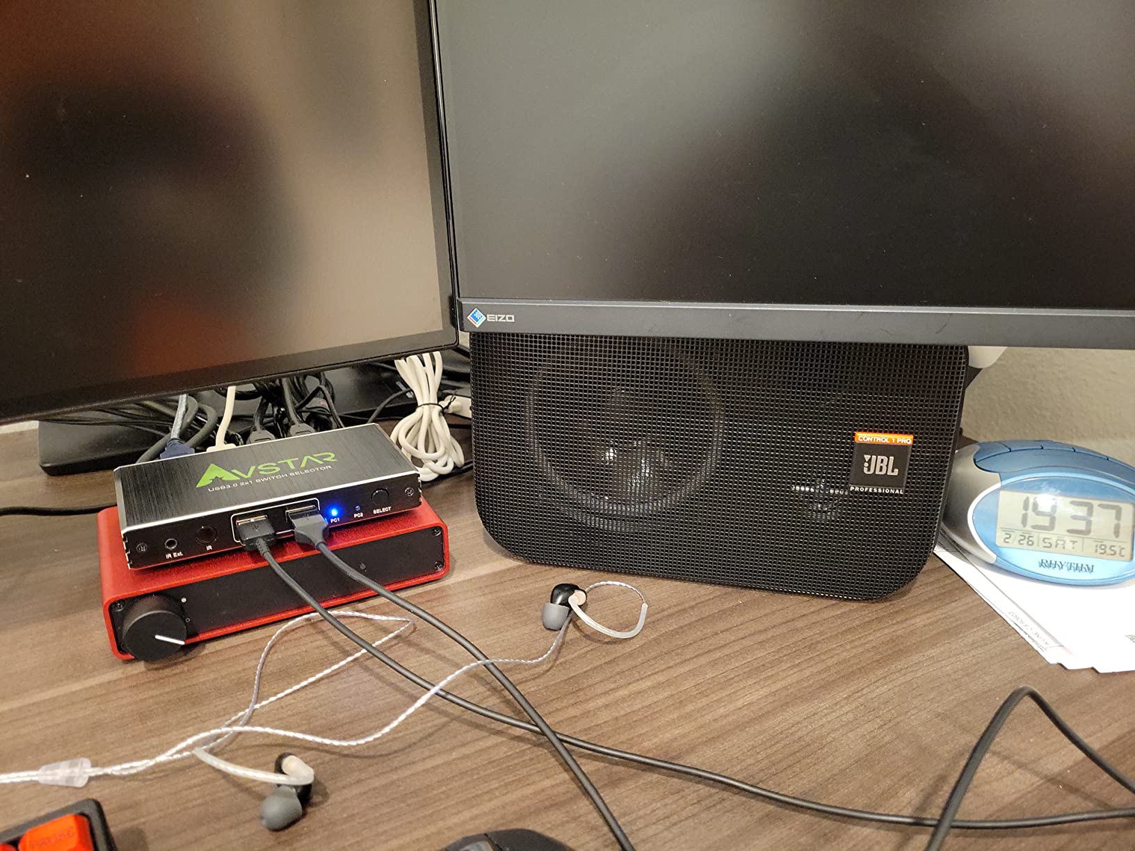 JBL Professional C1PRO High Performance 2-Way, 150 Watt 5.25” Compact, Passive, Satellite, Bookshelf Speakers, Home Theater, Desktop, Stereo, Studio, Black, Sold as Pair. customer photo 1
