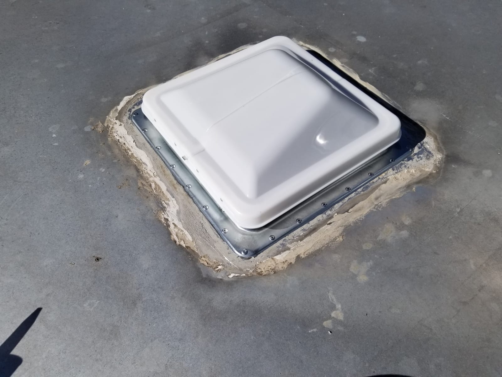 Camco RV Roof Vent Kit - Features Waterproof Design & Translucent Lid - Includes Built-In Screen - Compatible w/RV Roofs from 1.25” to 2.25” Thick - Replace Ventline, Jensen & Elixir Vents (40480) customer photo 1