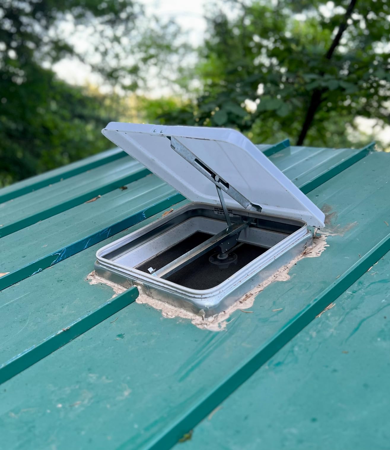 Camco RV Roof Vent Kit - Features Waterproof Design & Translucent Lid - Includes Built-In Screen - Compatible w/RV Roofs from 1.25” to 2.25” Thick - Replace Ventline, Jensen & Elixir Vents (40480) customer photo 2