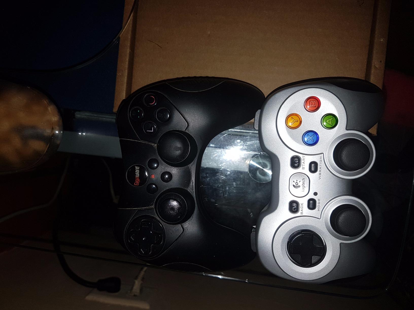 Logitech G F710 Wireless Gamepad with USB Nano Receiver - Grey/Black customer photo 2