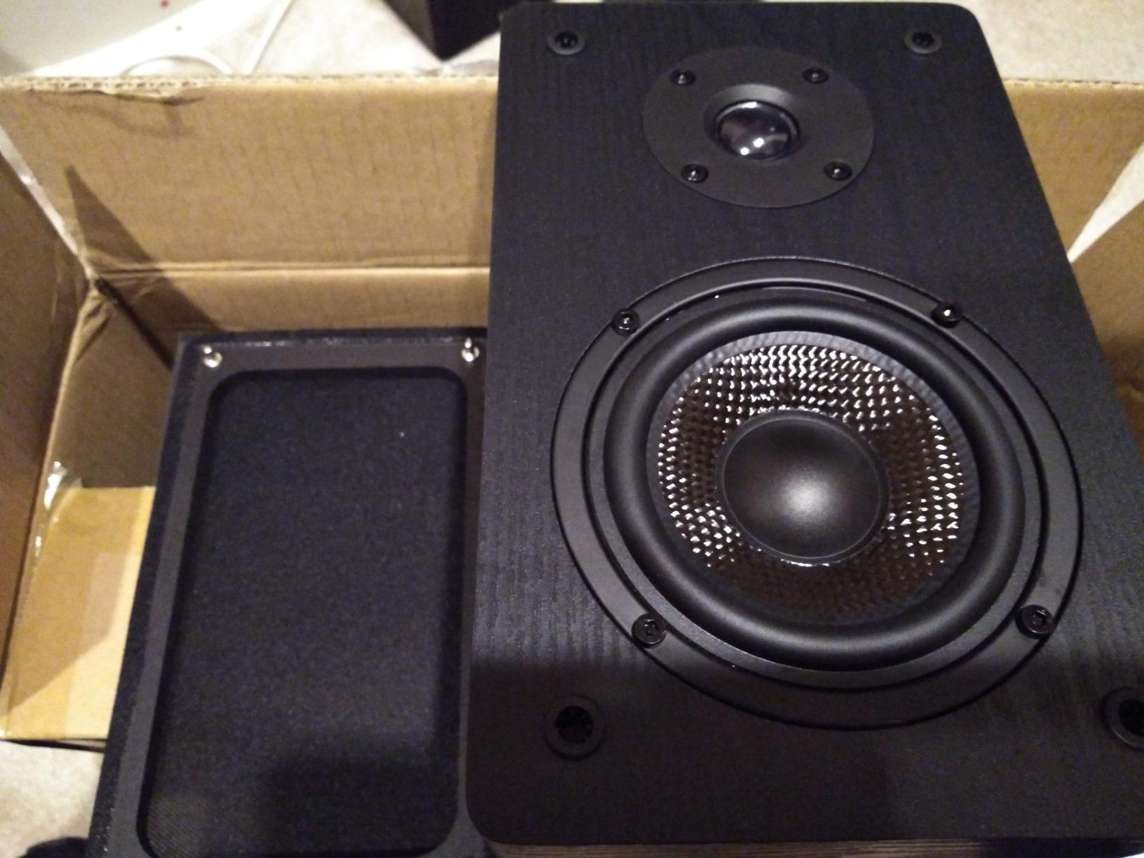 Micca MB42 Standard 2-Way Passive Bookshelf Speakers, Stereo Pair, Black customer photo 1