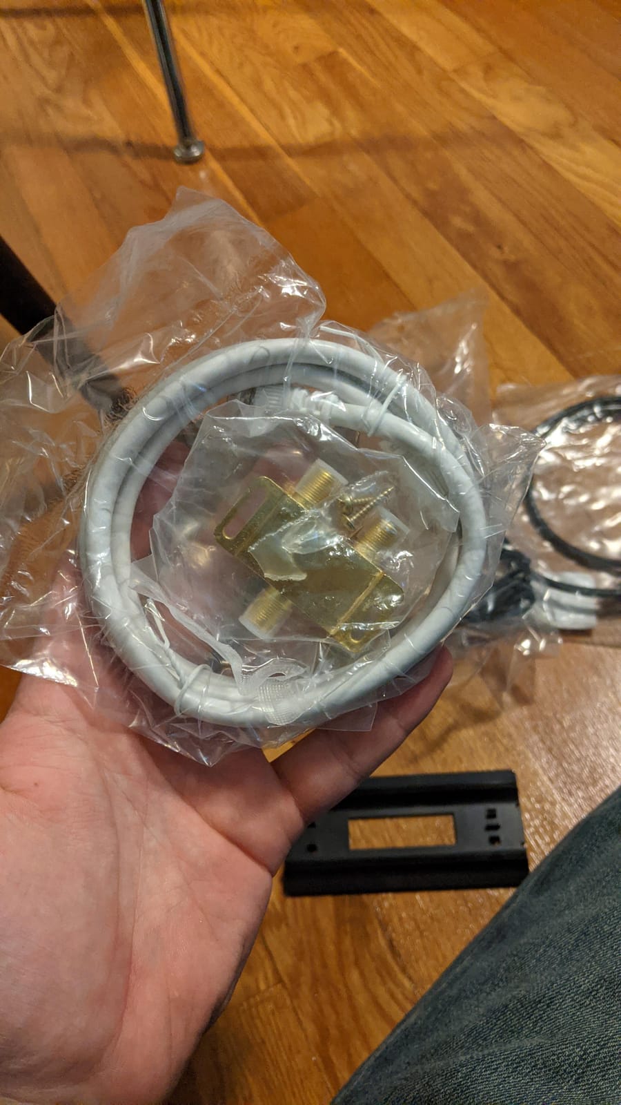 Actiontec WCB3000N01 Single Dual-Band Wireless Network Extender and Ethernet Over Coax Adapter (WCB3000N) customer photo 1