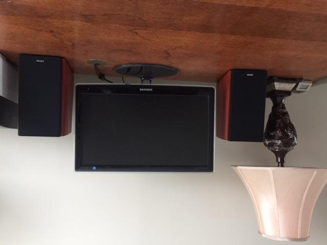 Edifier R2000DB Powered Bluetooth Bookshelf Speakers, 120W RMS, Wood customer photo 1