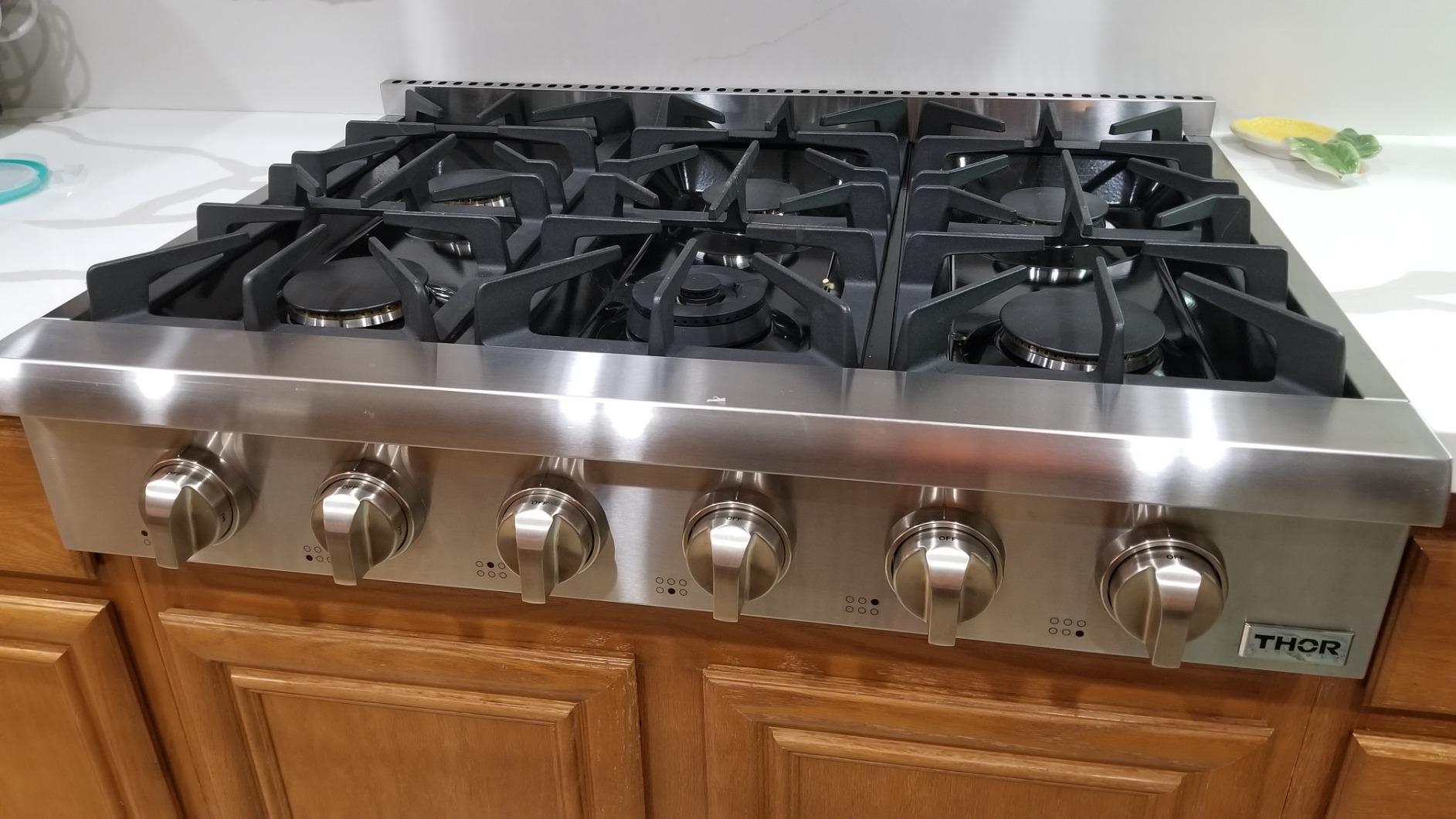 THOR KITCHEN Pro-Style Gas Rangetop with 6 Sealed Burners 36 - Inch, Stainless Steel HRT3618U customer photo 1