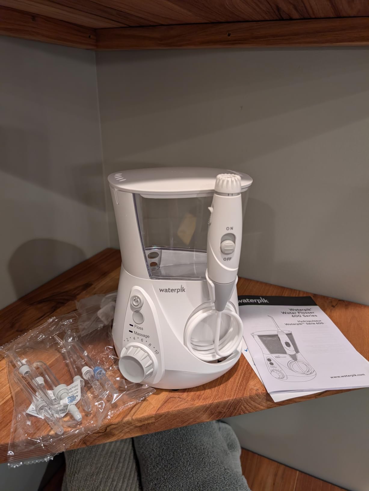Waterpik Aquarius Countertop Water Flosser with 10 Settings, 7 Tips, Black customer photo 2