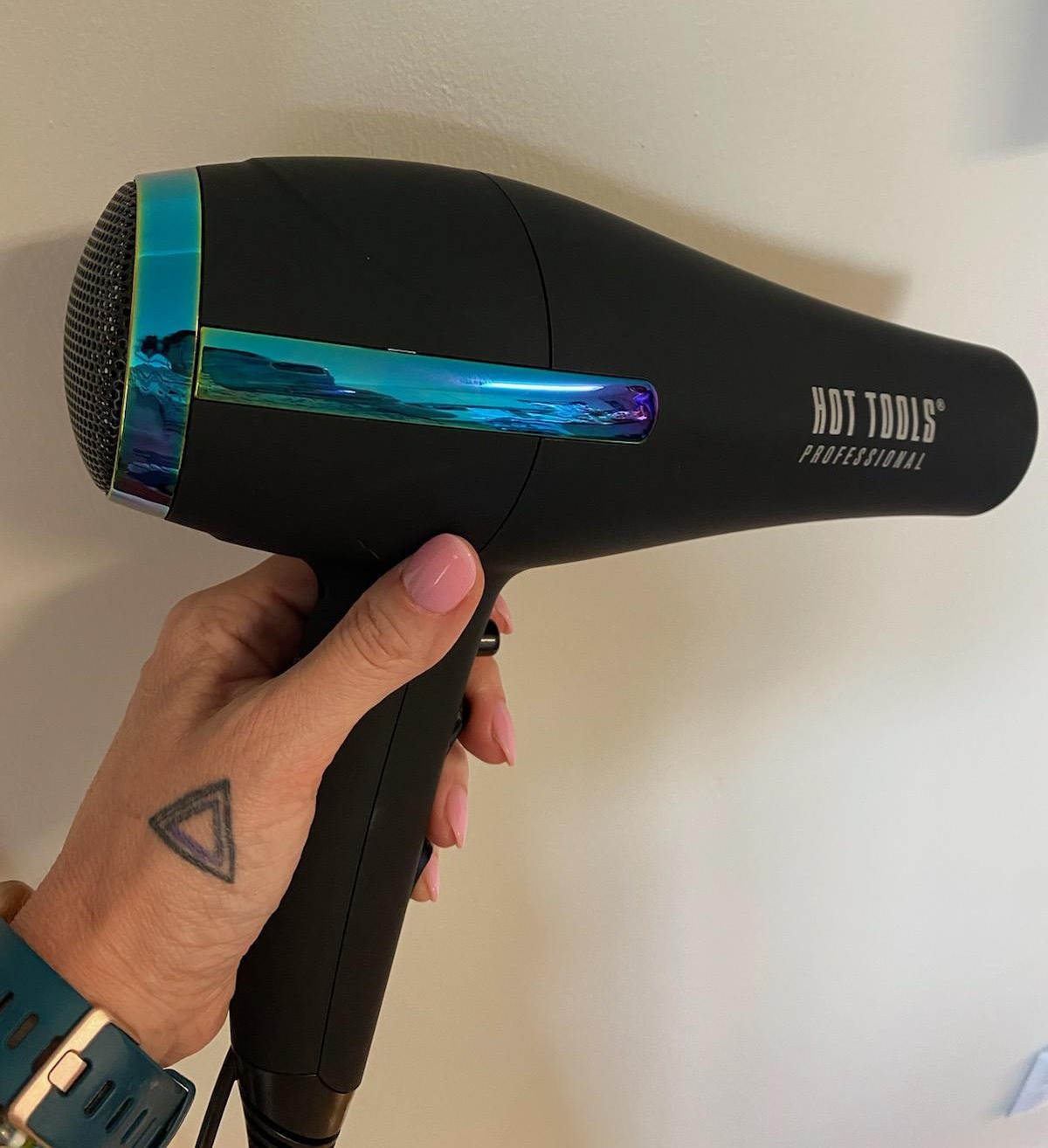 Hot Tools Pro Artist 2100 Ionic Turbo Hair Dryer, 1875 Watts, Black customer photo 1