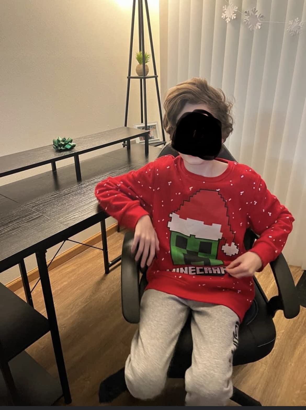 Techni Mobili Kids Gaming Chair, Racing Style Desk Chair, Adjustable, Red customer photo 2