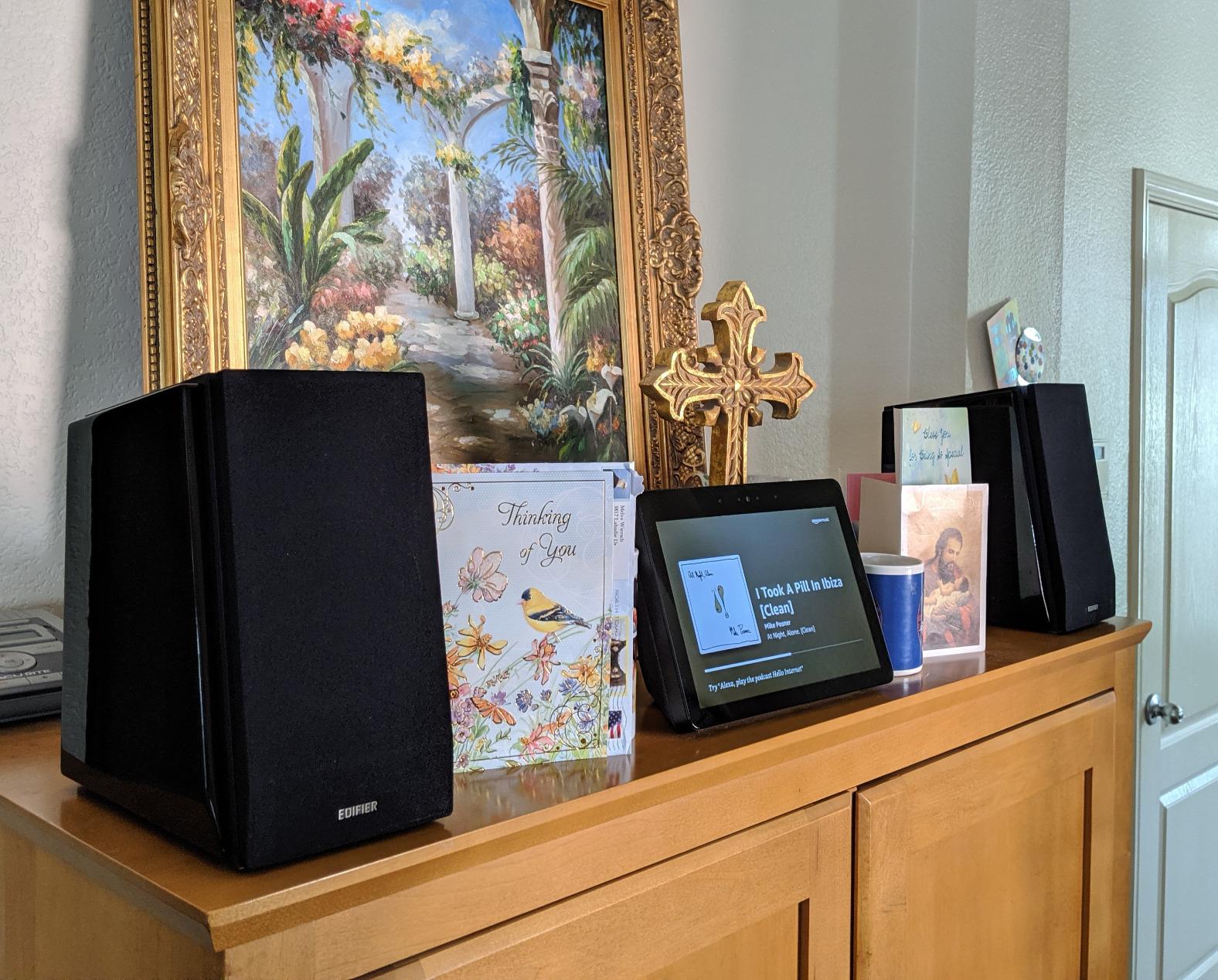 Edifier R1850DB Active Bookshelf Speakers with Bluetooth and Optical Input - 2.0 Studio Monitor Speaker - Built-in Amplifier with Subwoofer Line Out customer photo 1