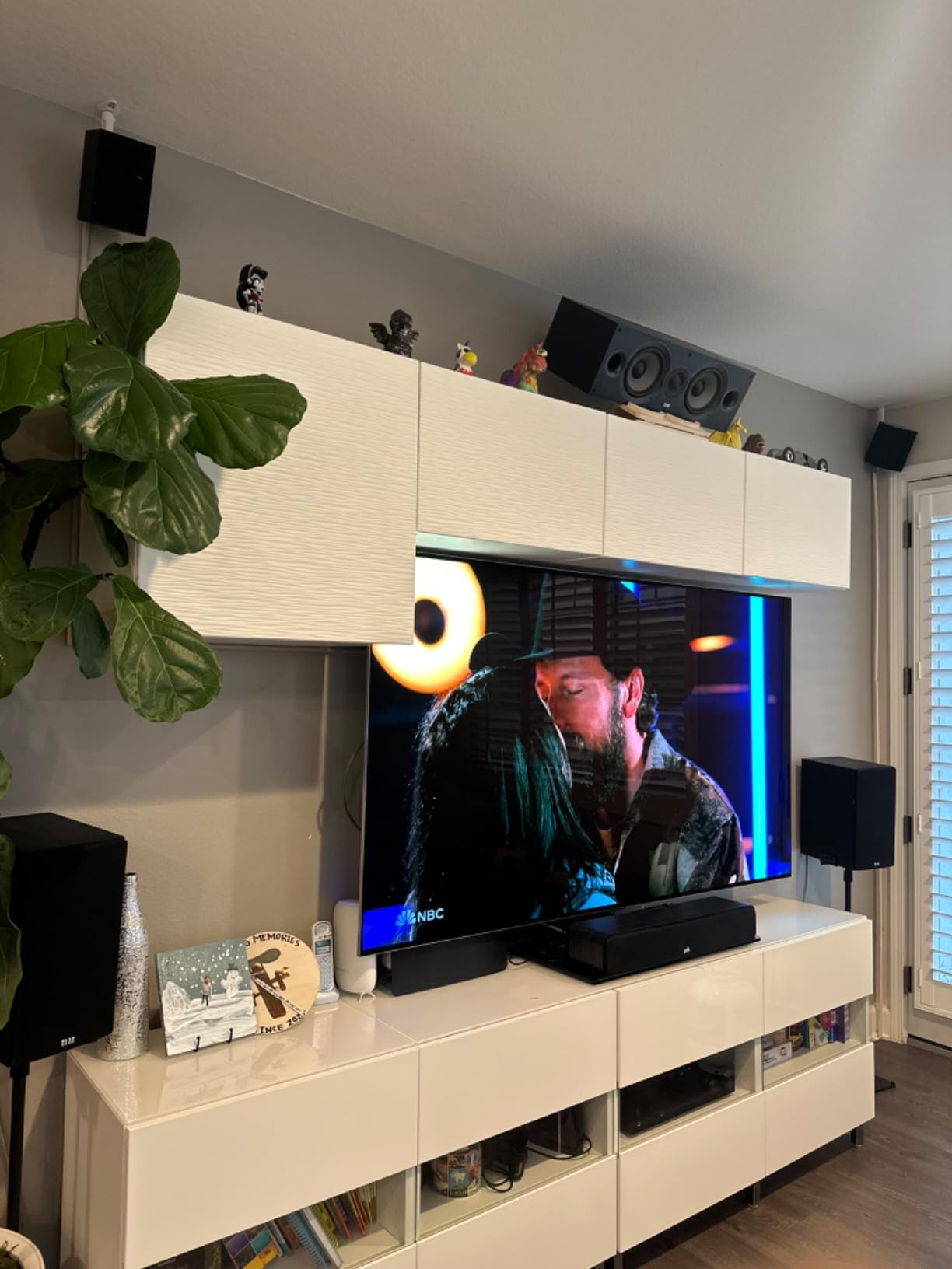 ELAC Debut 2.0 C5.2 Center Channel Speaker, Black - 1” Cloth Dome Tweeter & Dual 5.25” Aramid Fiber Woofers - 2-Way Bass Reflex - Up to 35,000 Hz Response customer photo 1