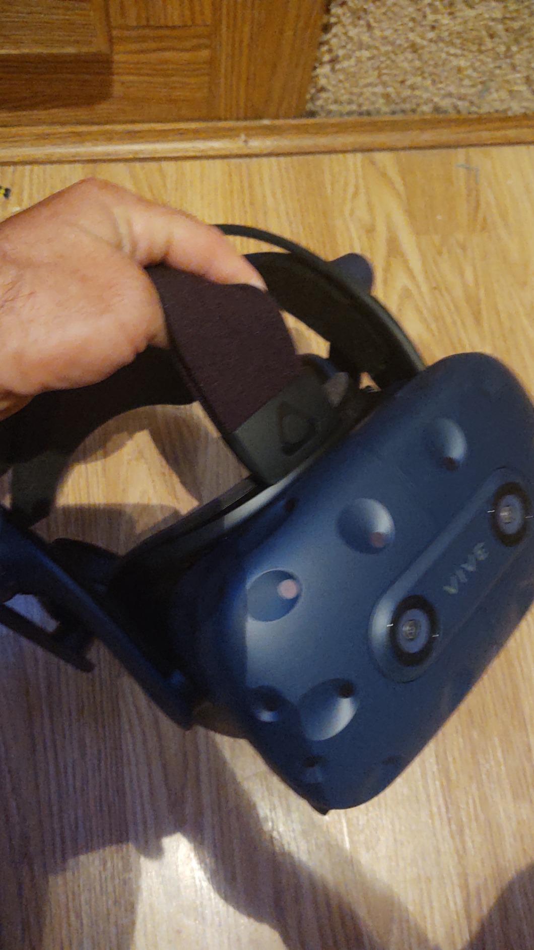 HTC VIVE Pro Virtual Reality Full System customer photo 2