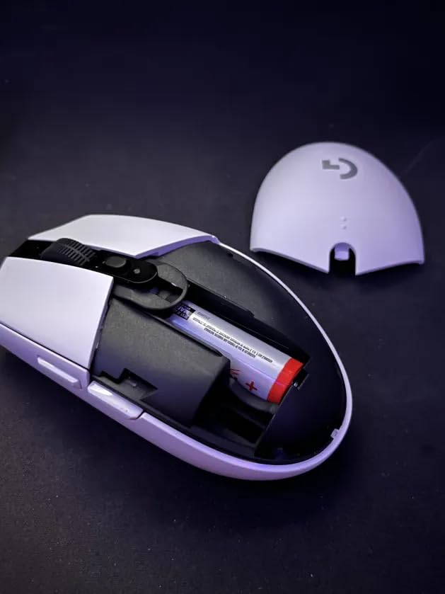 Logitech G305 Lightspeed Wireless Gaming Mouse - Black customer photo 1