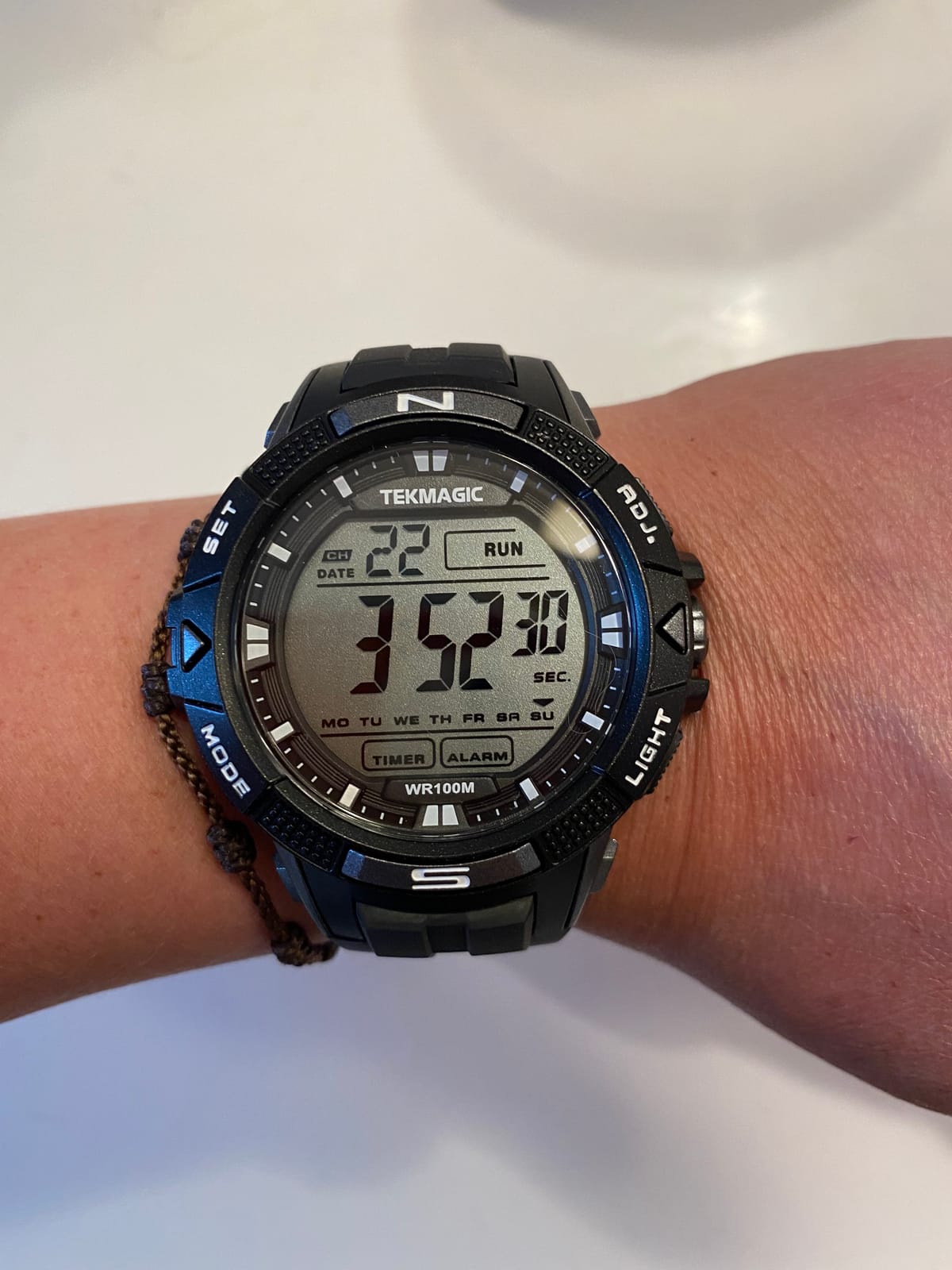 10 ATM Digital Submersible Unisex adult Diving Watch 100m Water Resistant Swimming Sport Wristwatch Luminous LCD Screen with Stopwatch Alarm Function customer photo 2