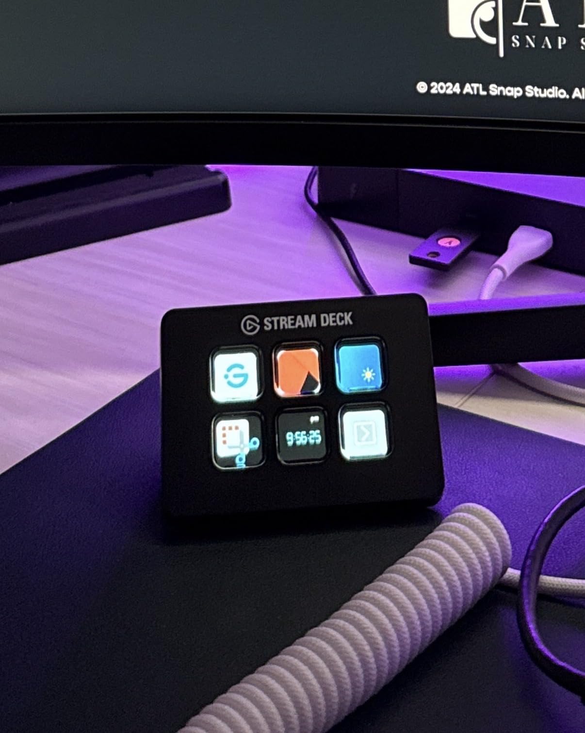 Elgato Stream Deck Mini, 6 Customizable LCD Macro Keys customer photo 2