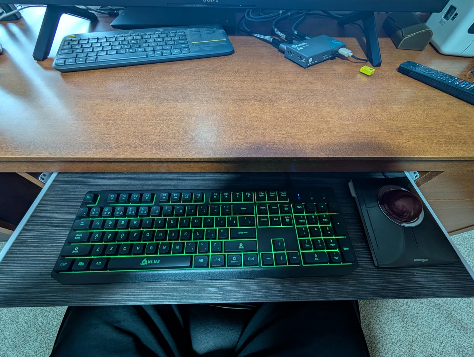 KLIM Chroma Wireless Keyboard – RGB Backlit Gaming, Rechargeable Battery, PC Keyboard, Durable & Water-Resistant, Compatible with PS4, PS5 & Mac - Black customer photo 1