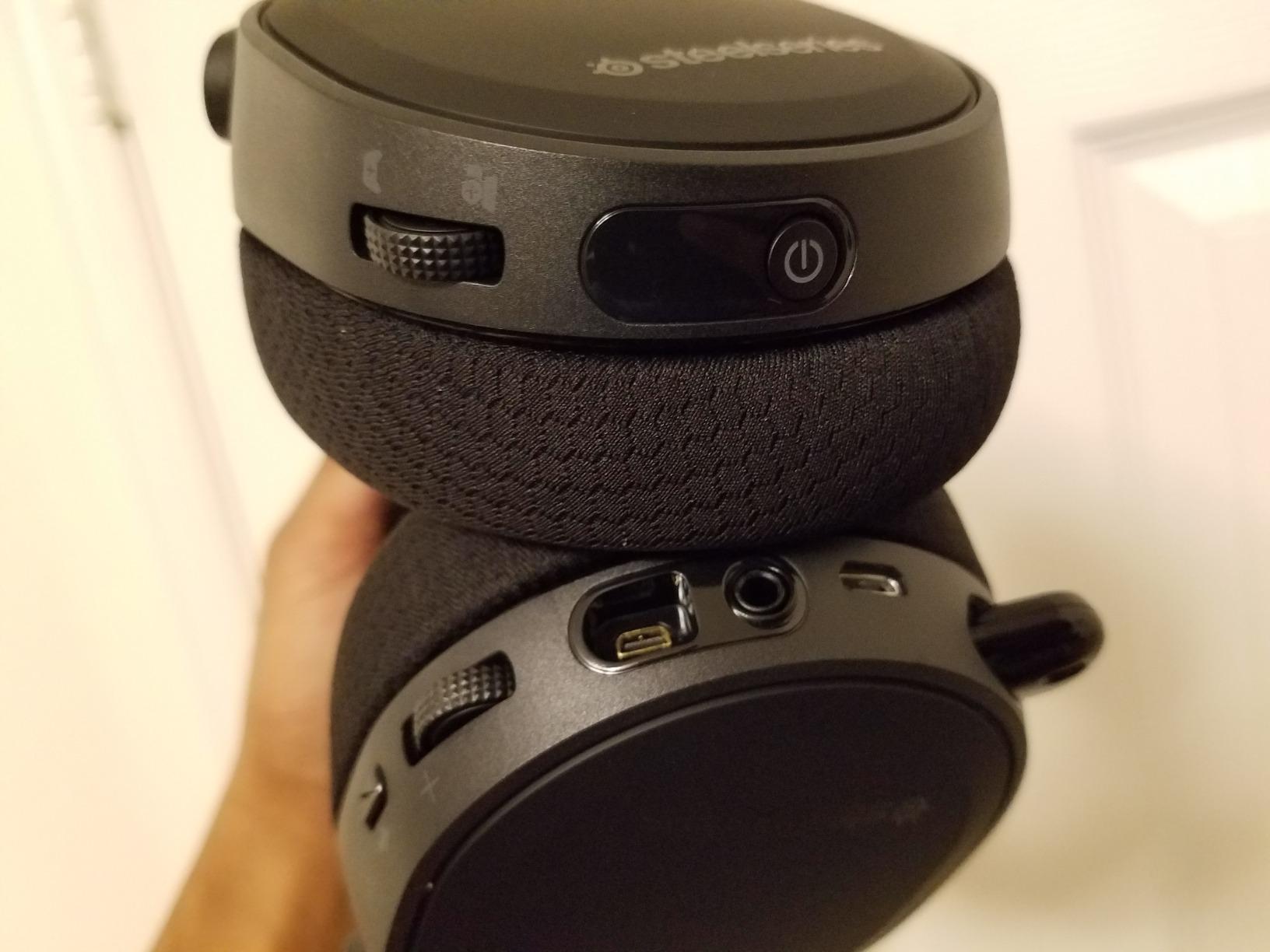 SteelSeries Arctis 7 - Lossless Wireless Gaming Headset with DTS Headphone: X v2.0 Surround - for PC and PlayStation 4 - Black customer photo 1