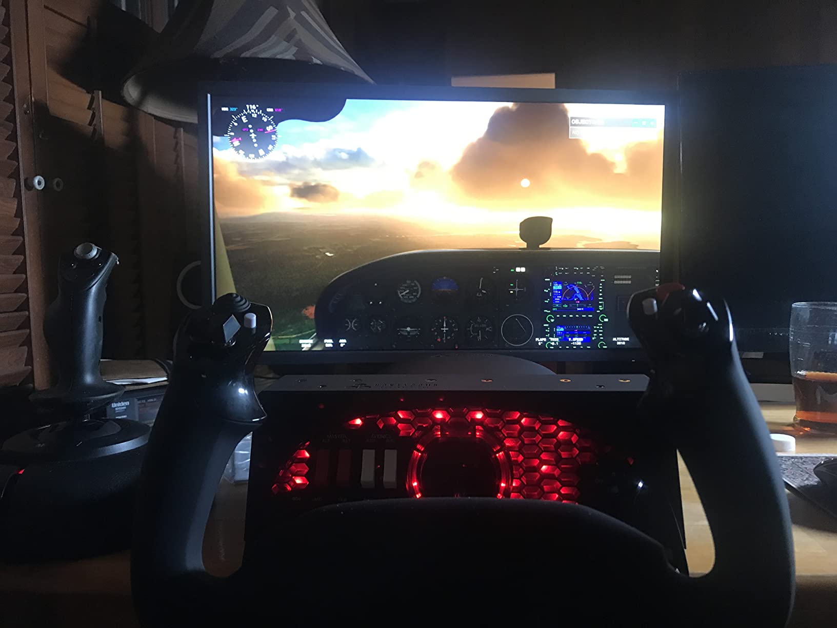 Honeycomb Alpha Flight Controls Yoke & Switch Panel customer photo 1