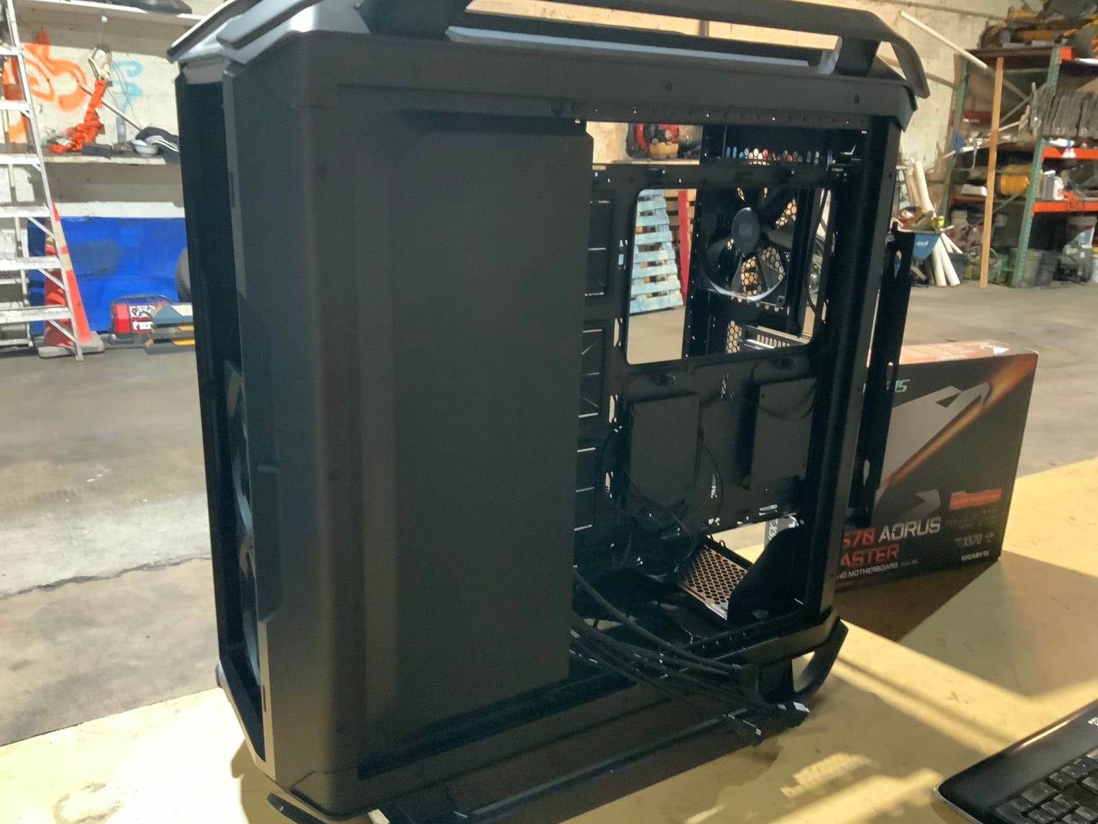 Cooler Master Cosmos C700M E-ATX Full-Tower, Curved Tempered Glass Panel, Riser Cable, Flexible Interior Layout, Diverse Liquid Cooling, Type-C, Customizable ARGB (MCC-C700M-MG5N-S00) customer photo 2