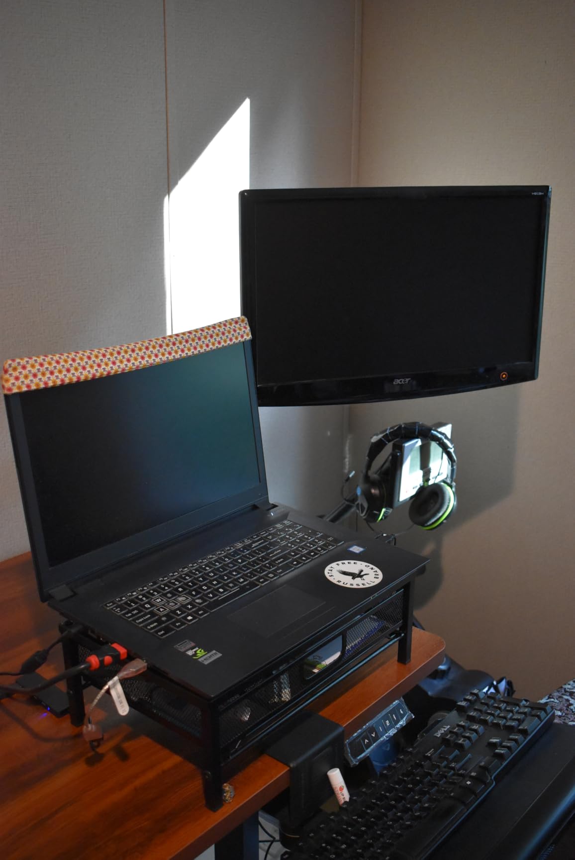 WALI Heavy Duty Monitor Arm for 13-49 inch 1000R Curved Screen, up to 44lbs customer photo 1