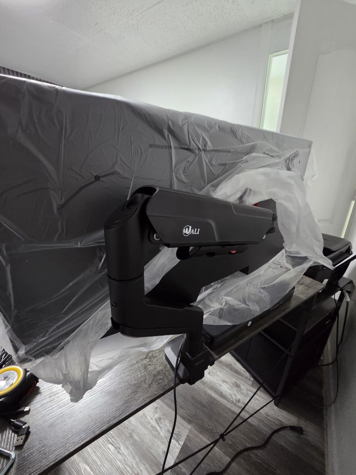 WALI Heavy Duty Monitor Arm for 13-49 inch 1000R Curved Screen, up to 44lbs customer photo 2