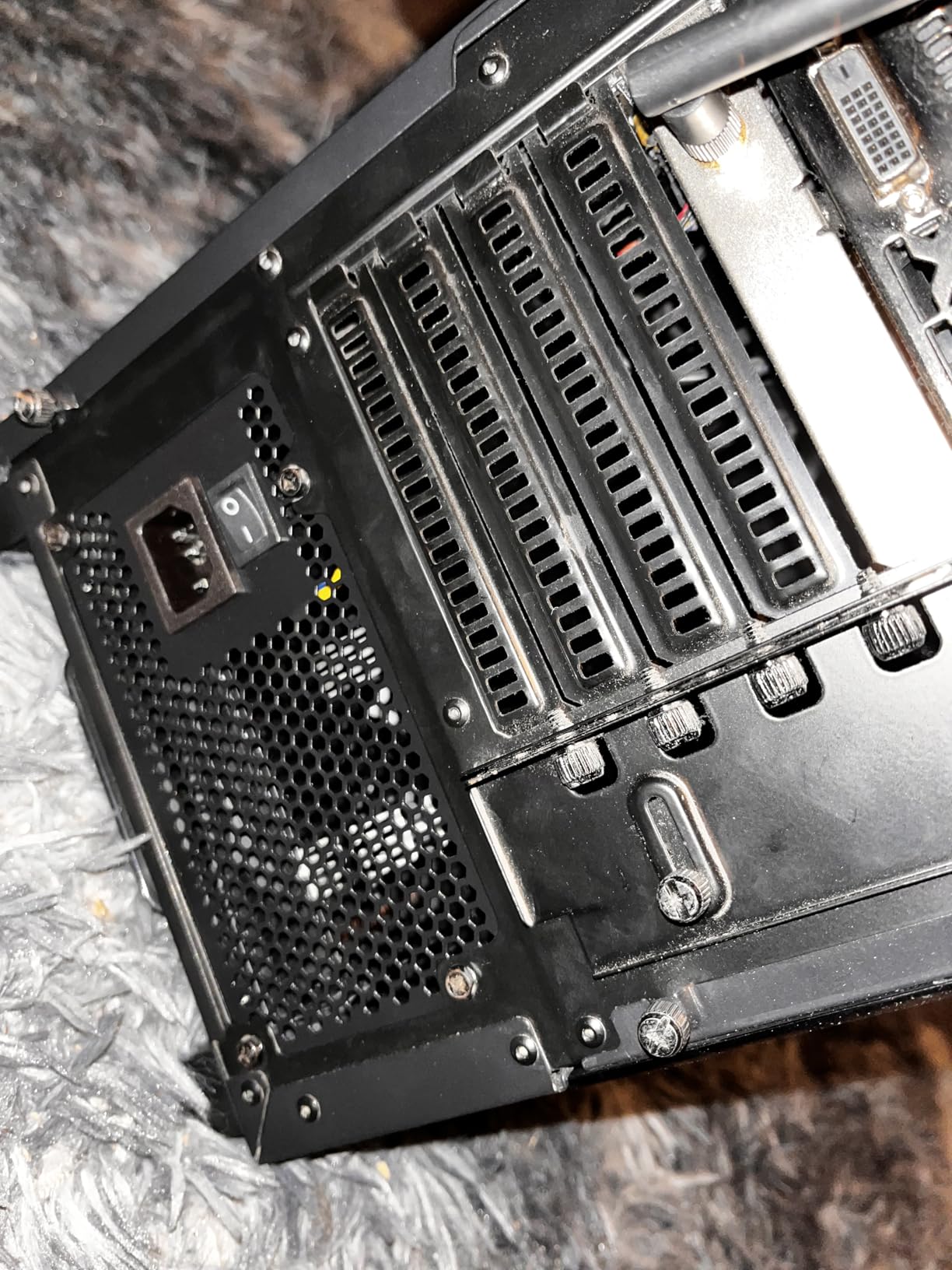 Apevia ATX-PR600W Prestige 600W 80+ Gold Certified, RoHS Compliance, Active PFC ATX Gaming Power Supply customer photo 2