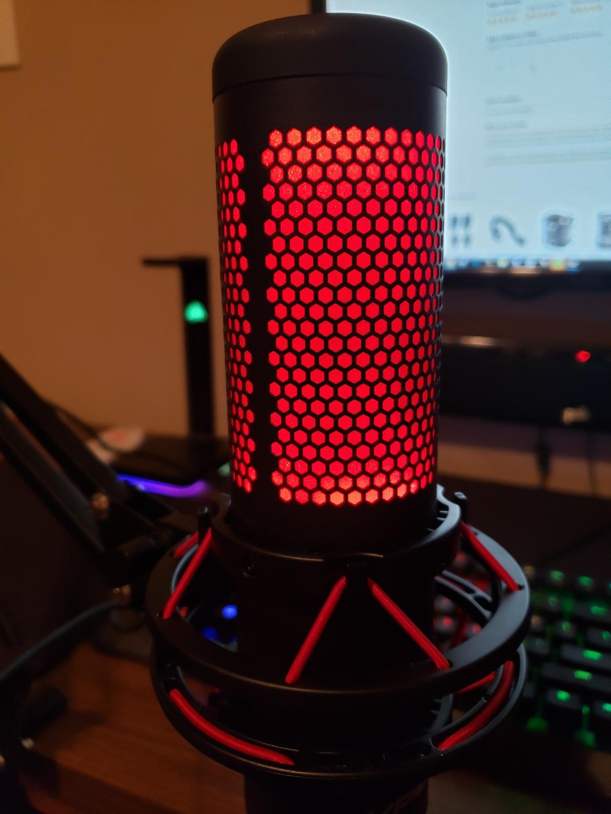 HyperX QuadCast - USB Condenser Gaming Microphone, for PC, PS4, PS5 and Mac, Anti-Vibration Shock Mount, Four Polar Patterns, Pop Filter, Gain Control, Podcasts, Twitch, YouTube, Discord, Red LED customer photo 1