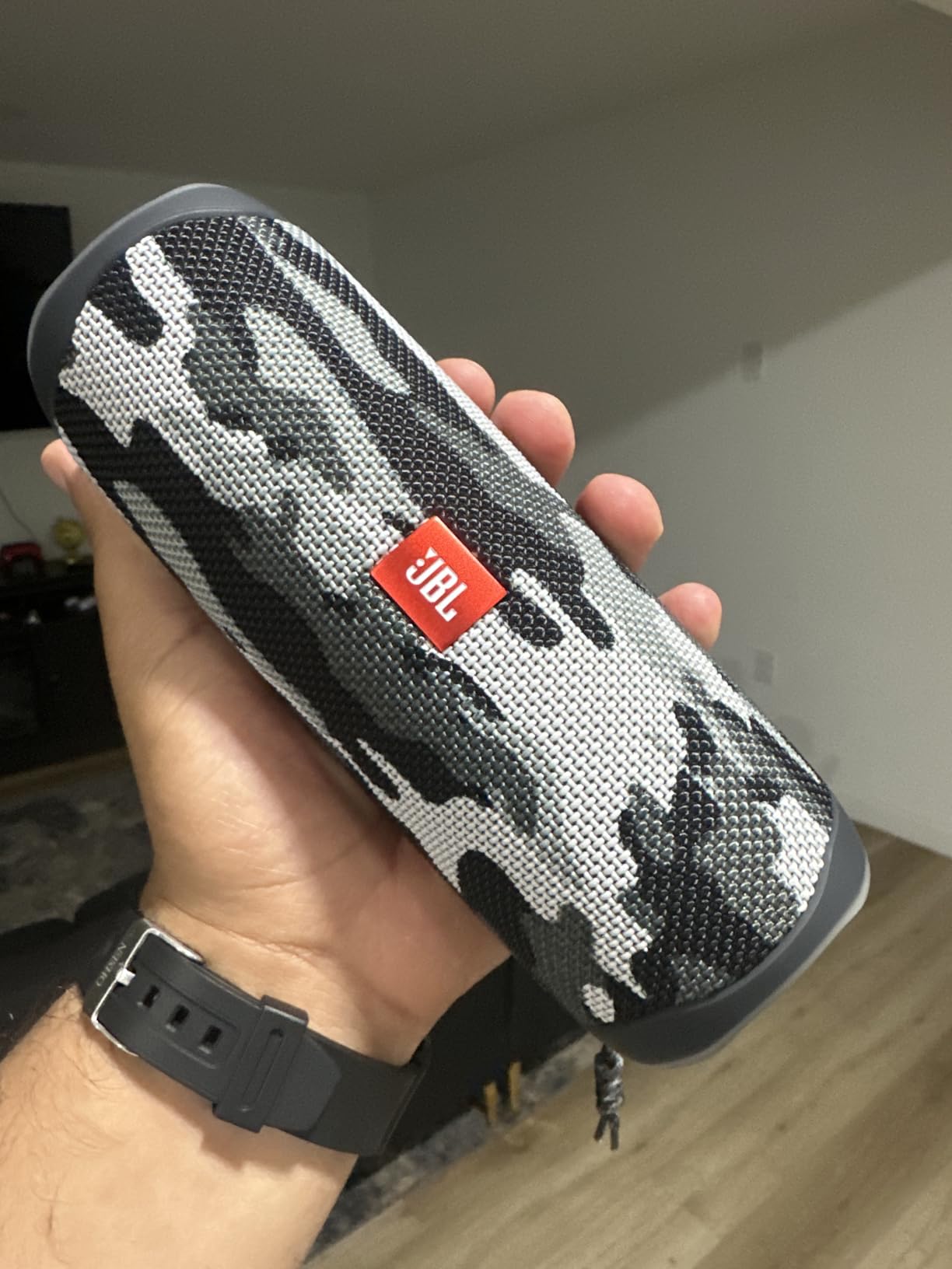 JBL FLIP 5, Waterproof Portable Bluetooth Speaker, Black, Small customer photo 1