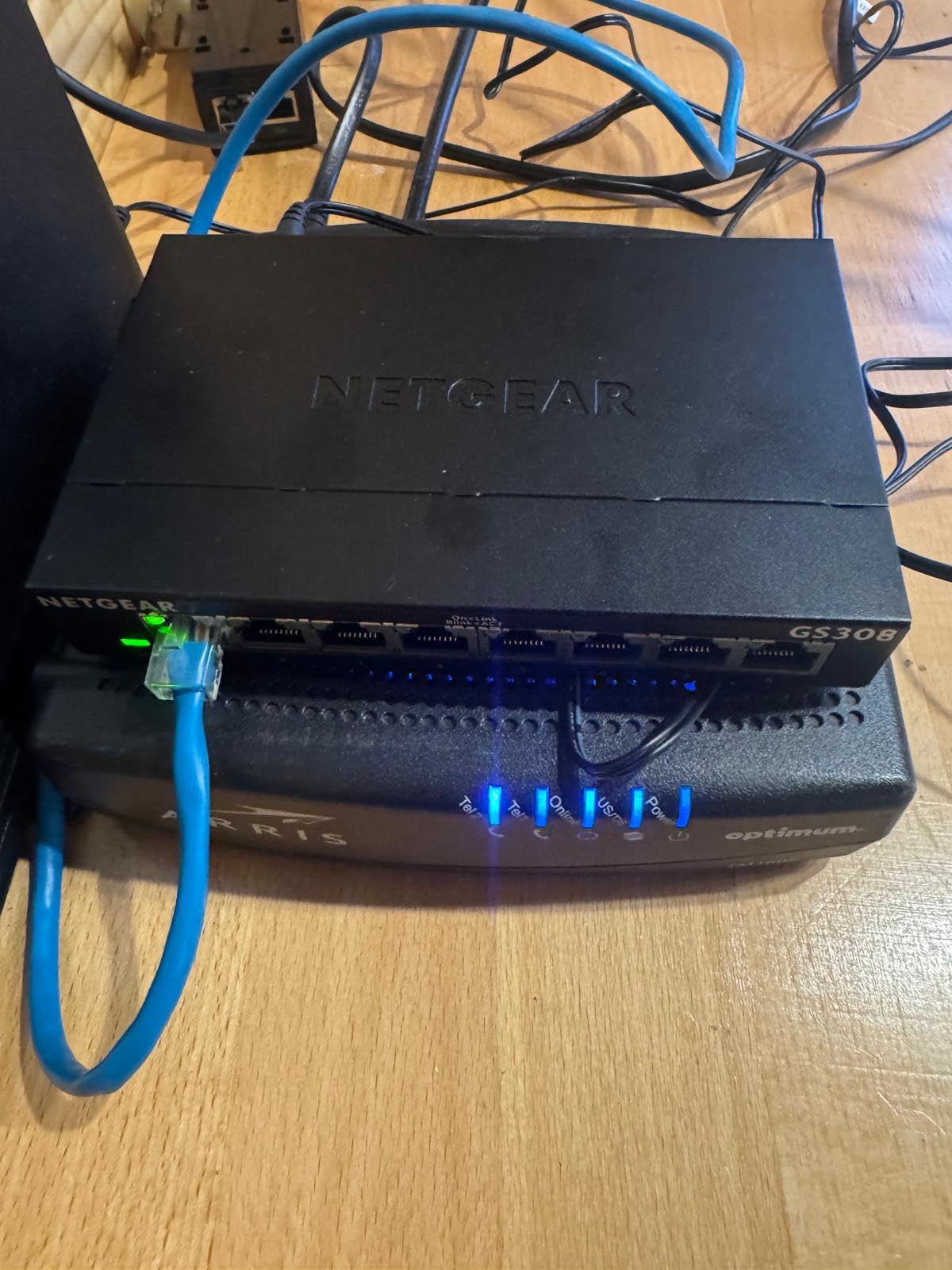 NETGEAR 5-Port Gigabit Ethernet Unmanaged Network Switch (GS305) customer photo 2