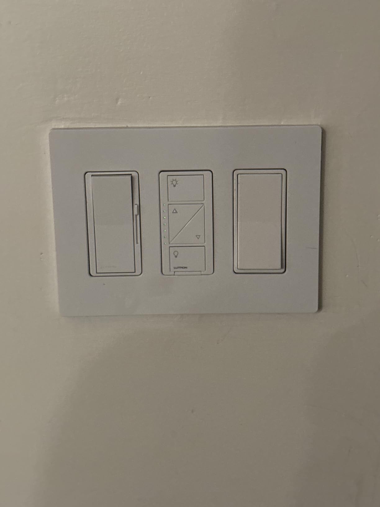 Lutron Caseta Smart Dimmer Switch (Smart Hub Required), with Wallplate customer photo 1