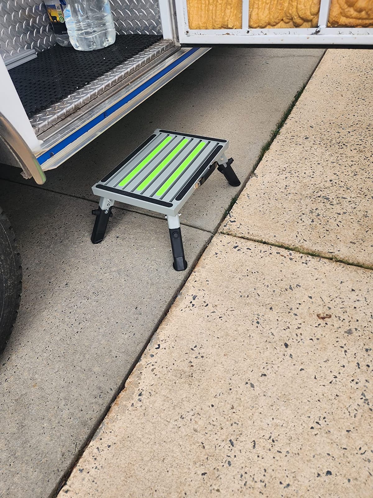 Homeon Wheels Adjustable Iron RV Step Stool, Folding Non-Slip Platform customer photo 1