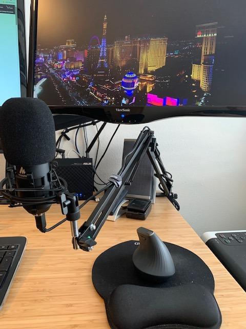 MAONO AU-A04H USB Microphone Kit with Headphones for PC, Podcast & Gaming customer photo 1