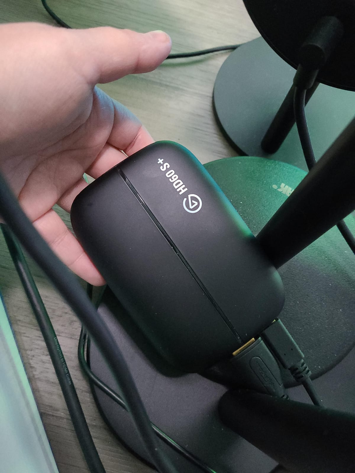 Elgato HD60 S+, External Capture Card, Stream and Record in 1080p60 HDR10 or 4K60 HDR10 with ultra-low latency on PS5, PS4/Pro, Xbox Series X/S, Xbox One X/S, in OBS and more, works with PC and Mac customer photo 2