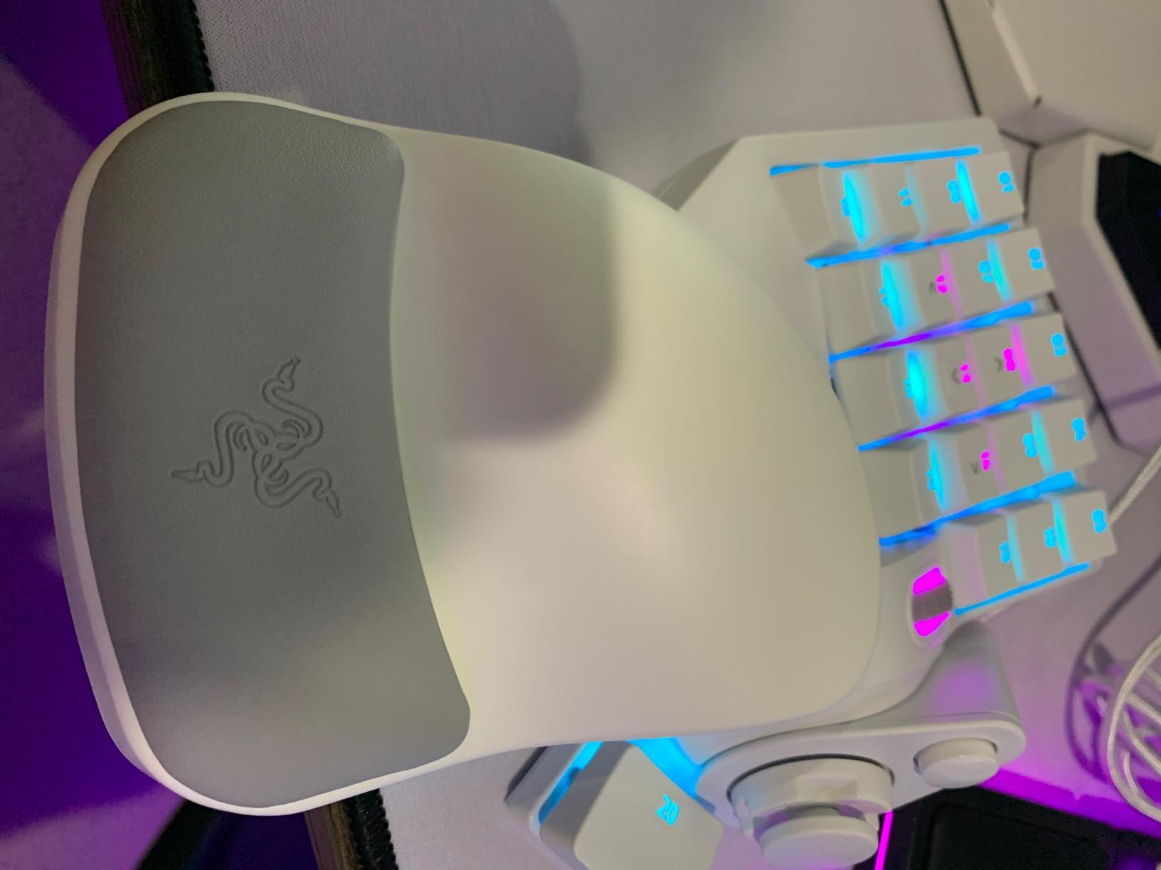 Razer Tartarus Pro Gaming Keypad: Analog-Optical Key Switches - Rapid Trigger - Adjustable Actuation - 32 Programmable Keys - Customizable Macros - Chroma RGB Lighting - Classic Black customer photo 2