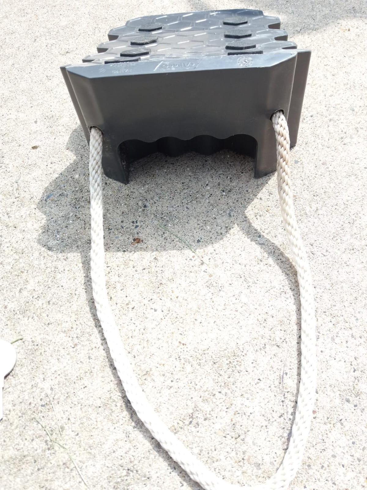 Camco Curved Camper/RV Leveler & Wheel Chock - Features Heavy Duty Honeycomb Design & Includes Non-Slip Rubber Grippers on Wheel Chock - Compatible w/Trailers Up to 30,000 lbs - 2-Pk (21021) customer photo 2