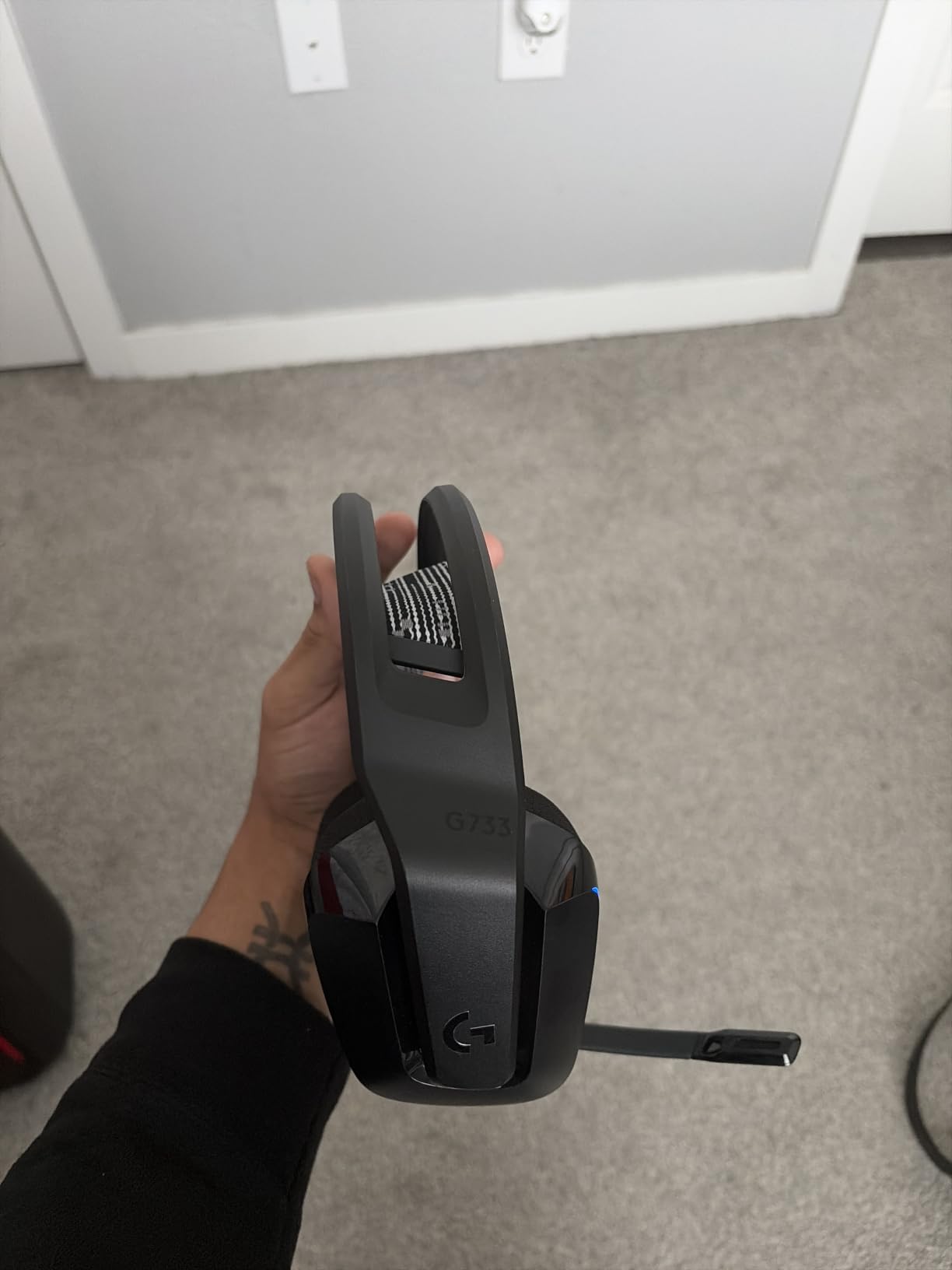 Logitech G733 Lightspeed Wireless Gaming Headset - Black customer photo 1