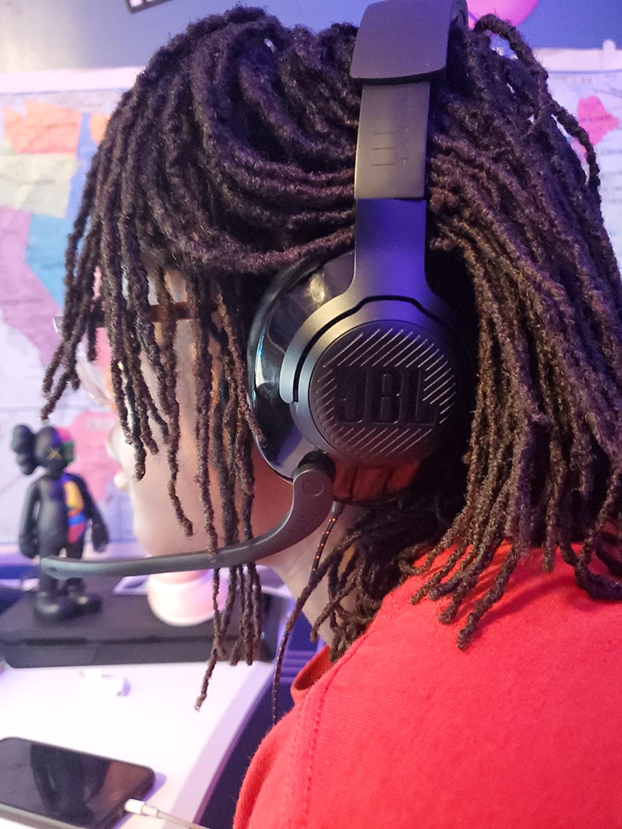 JBL Quantum 200 - Wired over-ear gaming headset with Voice focus directional flip-up mic and memory foam ear cushions (Black) customer photo 1