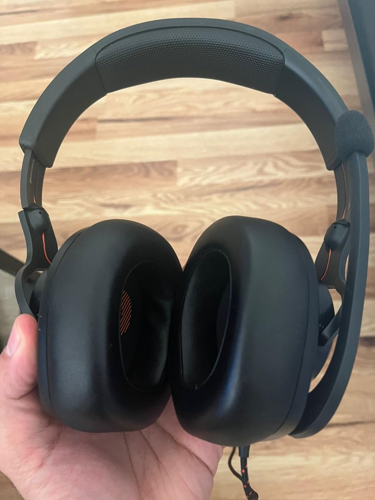 JBL Quantum 300 - Wired Over-Ear Gaming Headphones with JBL Quantum Engine Software - Black, Large customer photo 1