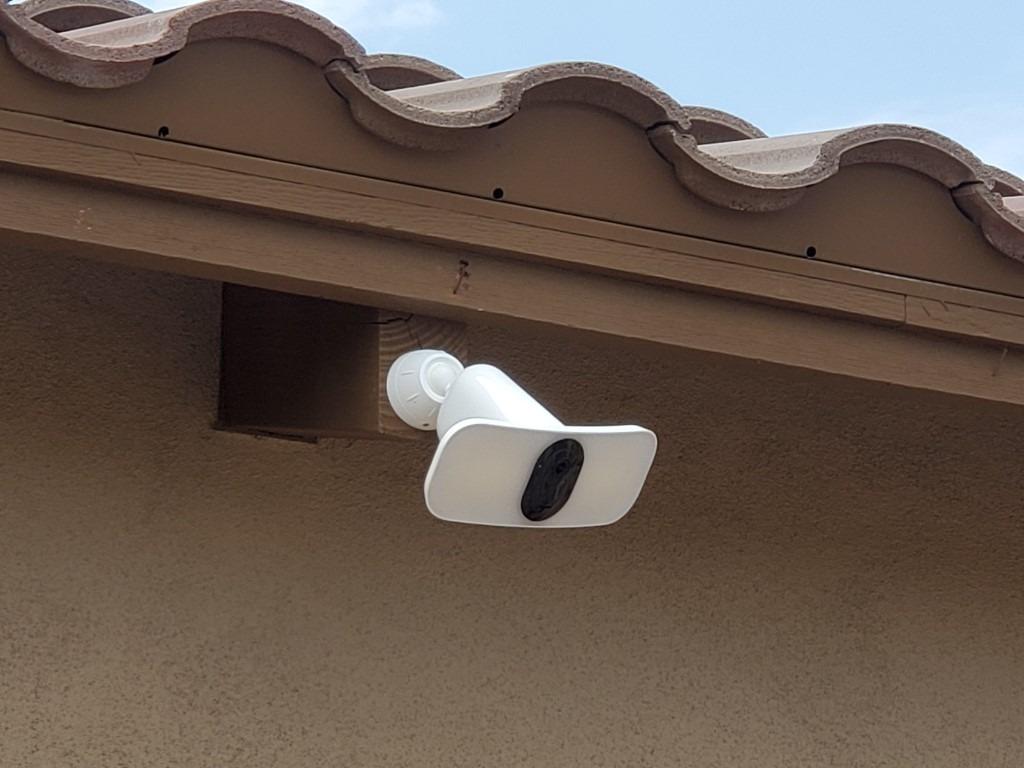 Arlo Wireless Floodlight Security Camera 2K HDR - 1-Cam customer photo 2