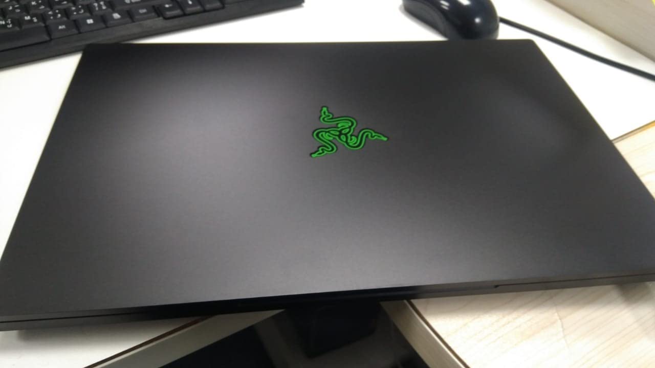 Razer Blade 15 Advanced Gaming Laptop 2020: Intel Core i7-10875H 8-Core, NVIDIA GeForce RTX 2070 Super Max-Q, 15.6” FHD 300Hz, 16GB RAM, 512GB SSD, CNC Aluminum, Chroma RGB Lighting, Thunderbolt 3 customer photo 2