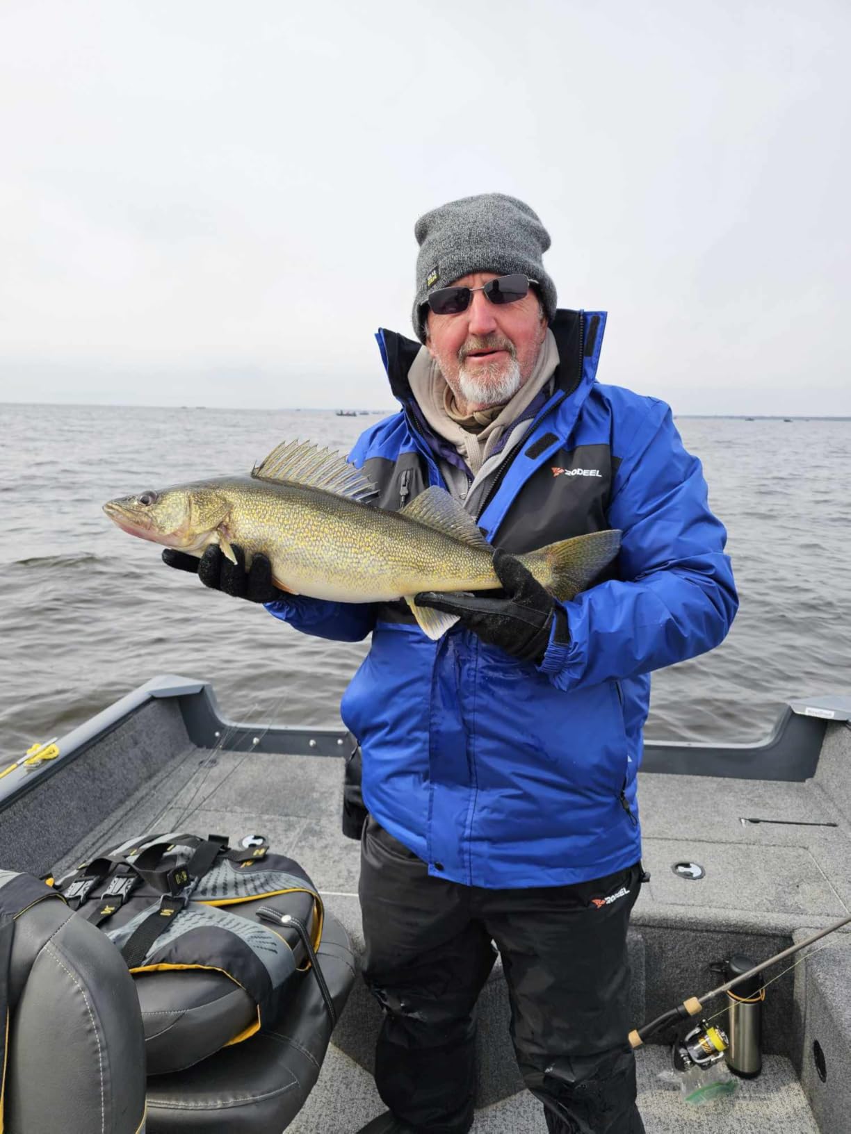 Rodeel Waterproof Fishing Rain Suit for Men (Rain gear Jacket & Trouser Suit) customer photo 1
