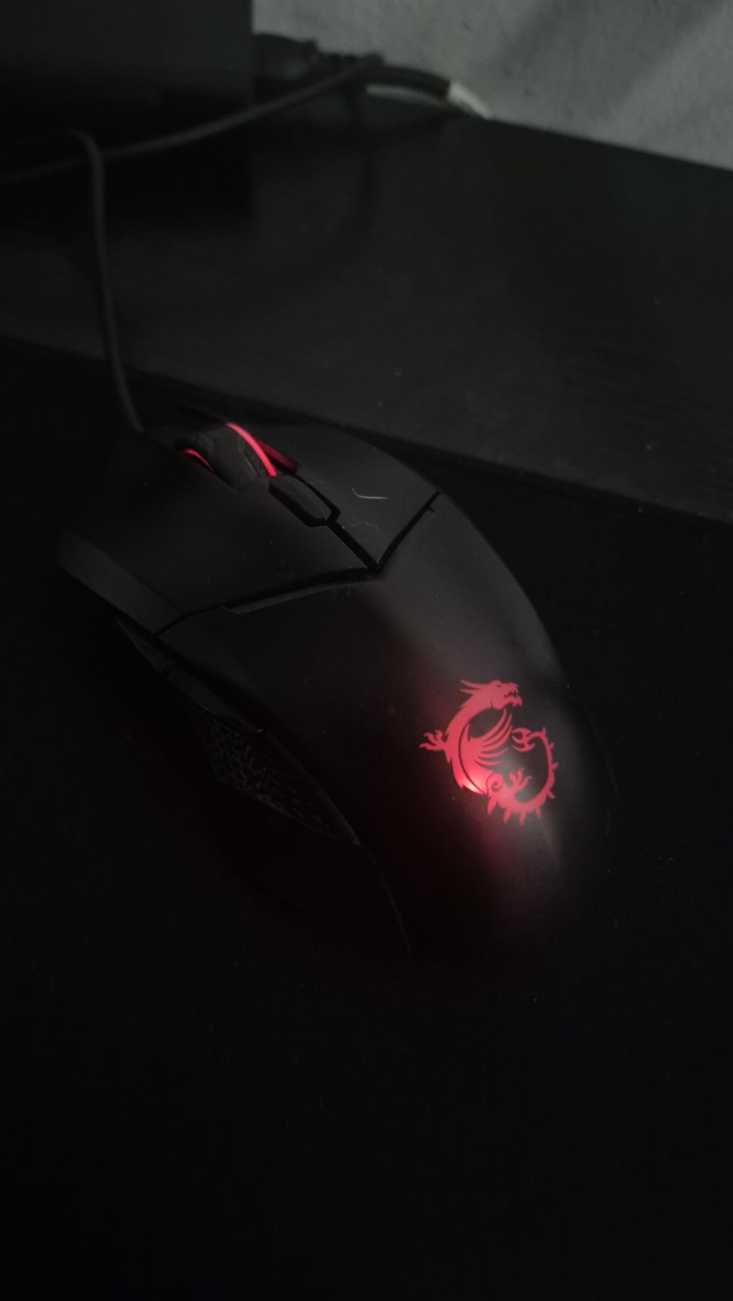 msi Clutch GM08 Gaming Mouse, 4200 DPI, Optical Sensor, 3 Adjustable Weights, Red LED Lighting, Symmetrical Design customer photo 2