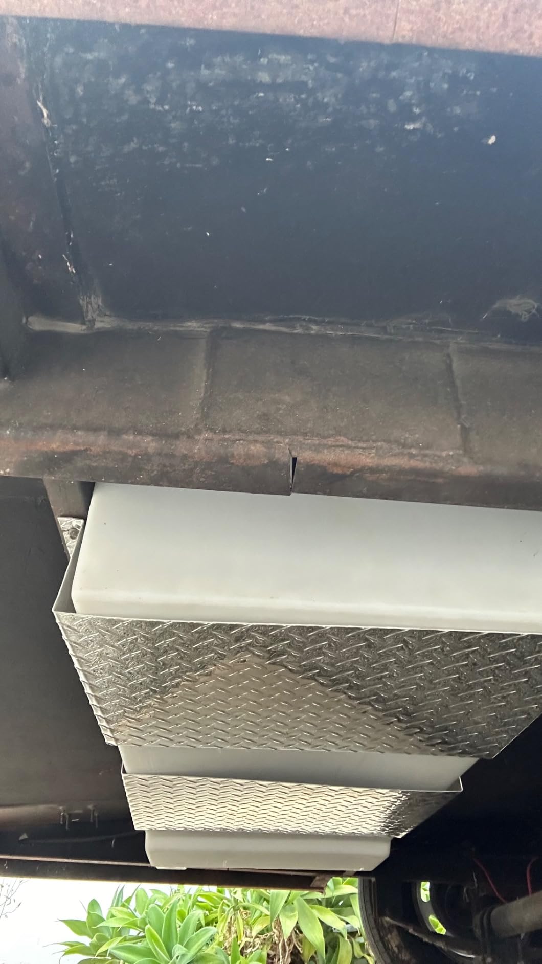 Class A Customs | Under Mount 30 Gallon RV Concession Fresh and Gray Water Holding Tank | UM-3000 customer photo 1