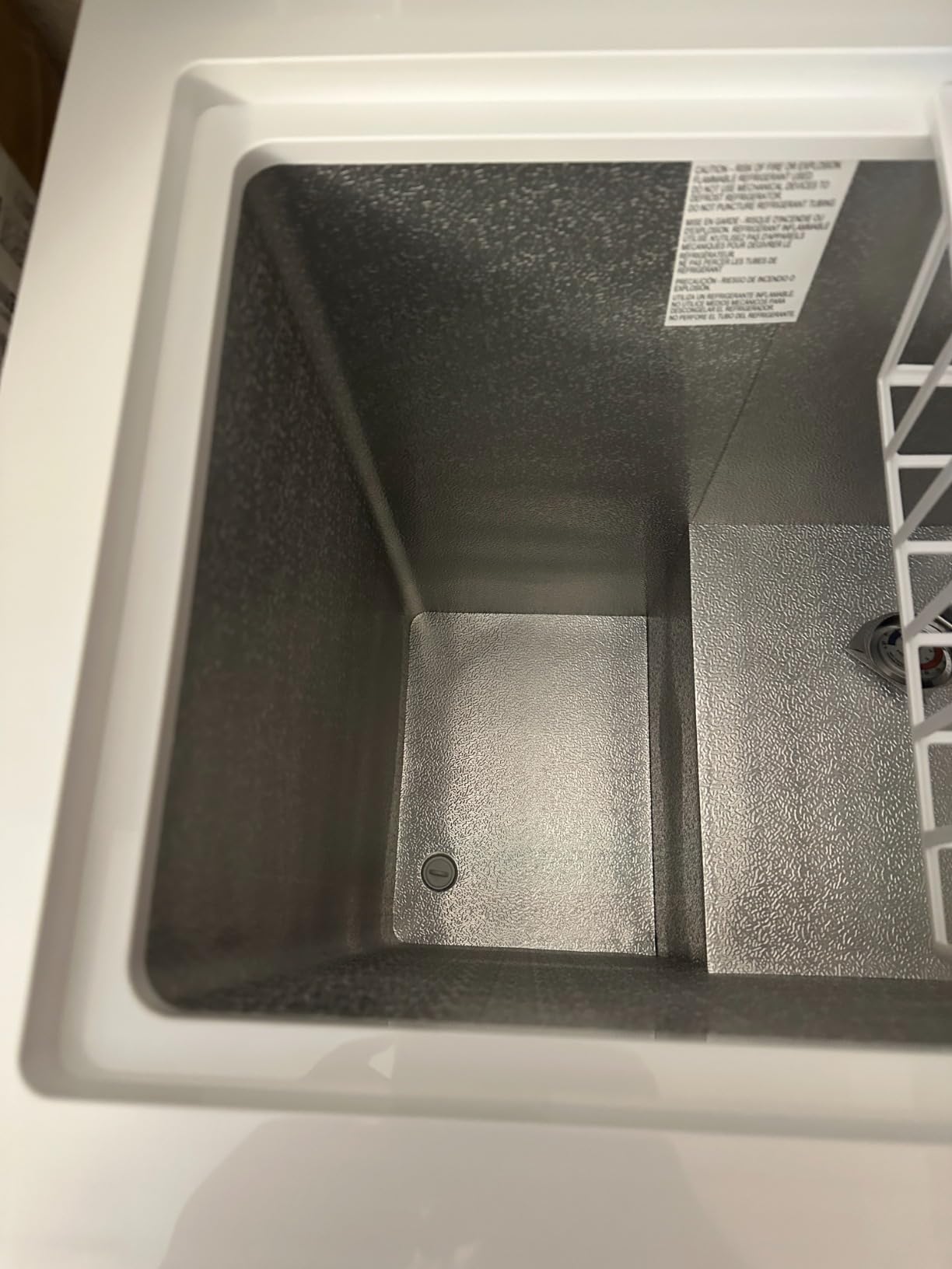 BLACK+DECKER 5 Cu. Ft. Chest Freezer, BCFK516, White customer photo 2