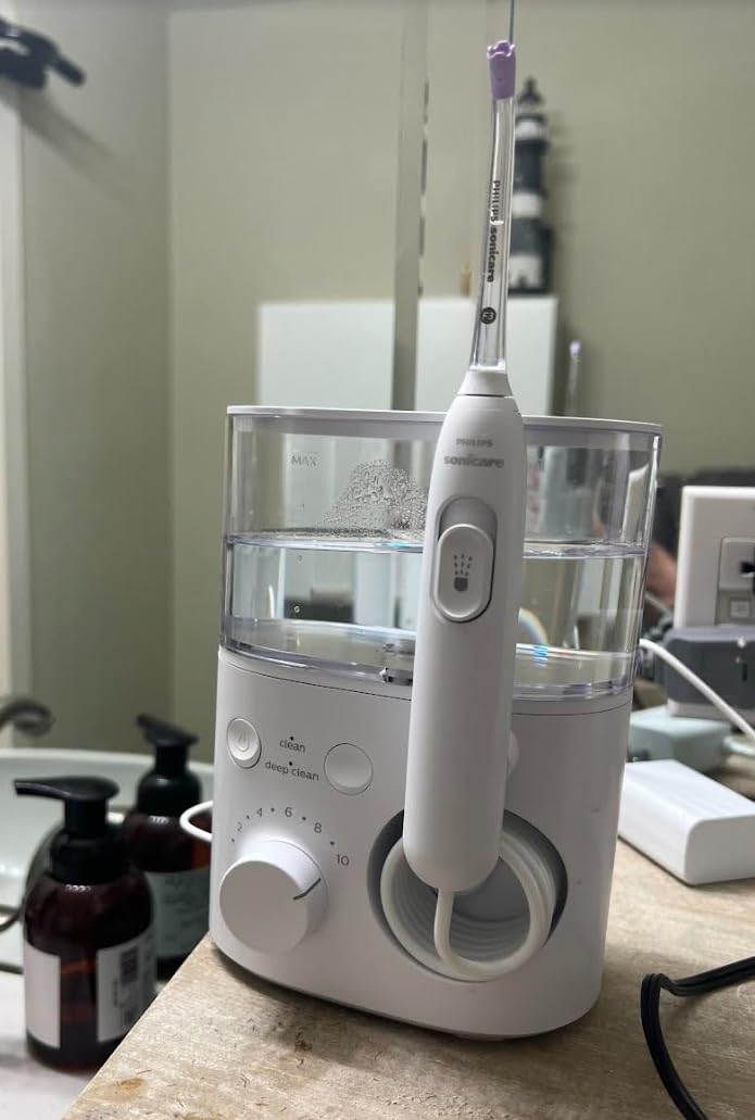 Philips Sonicare Countertop Power Flosser 5000, 2 Nozzles, White customer photo 2