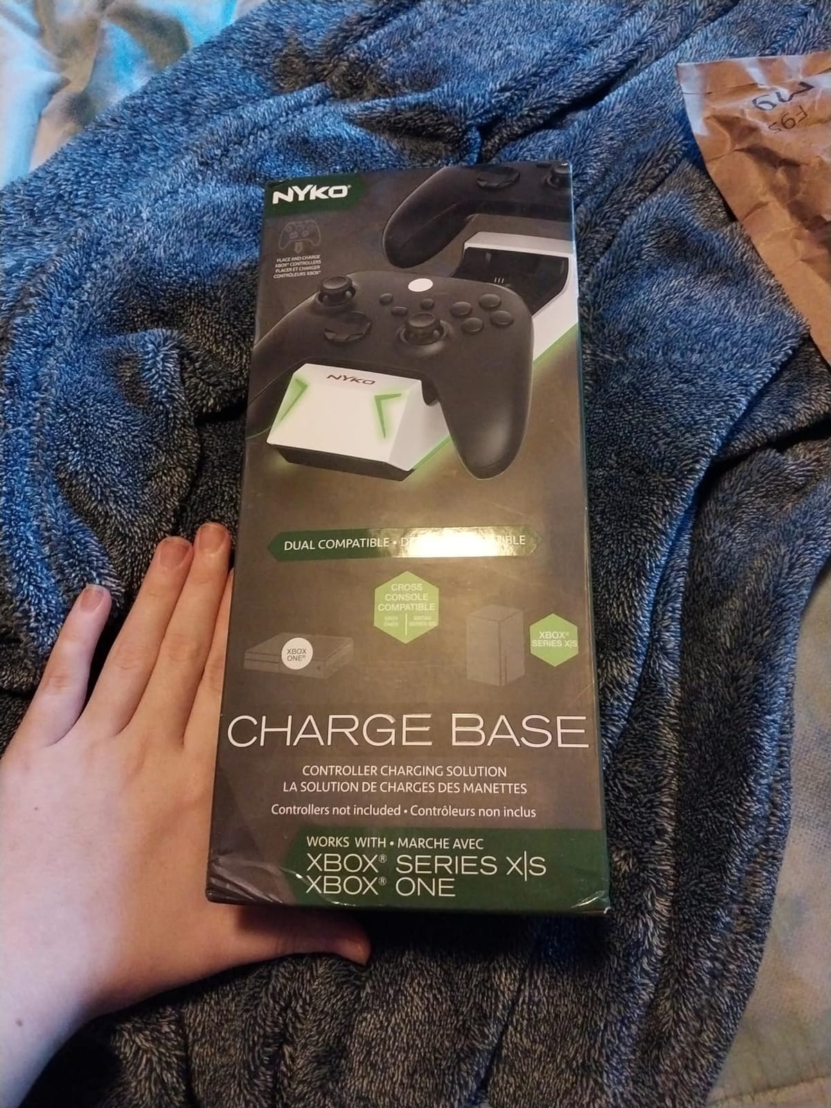Nyko Charging Station for Xbox Series XS & Charge Base for 2 Controllers w/LED Indicators and Extra USB Port -Controller Charge Stand w/Rechargeable Batteries - Accessories customer photo 1