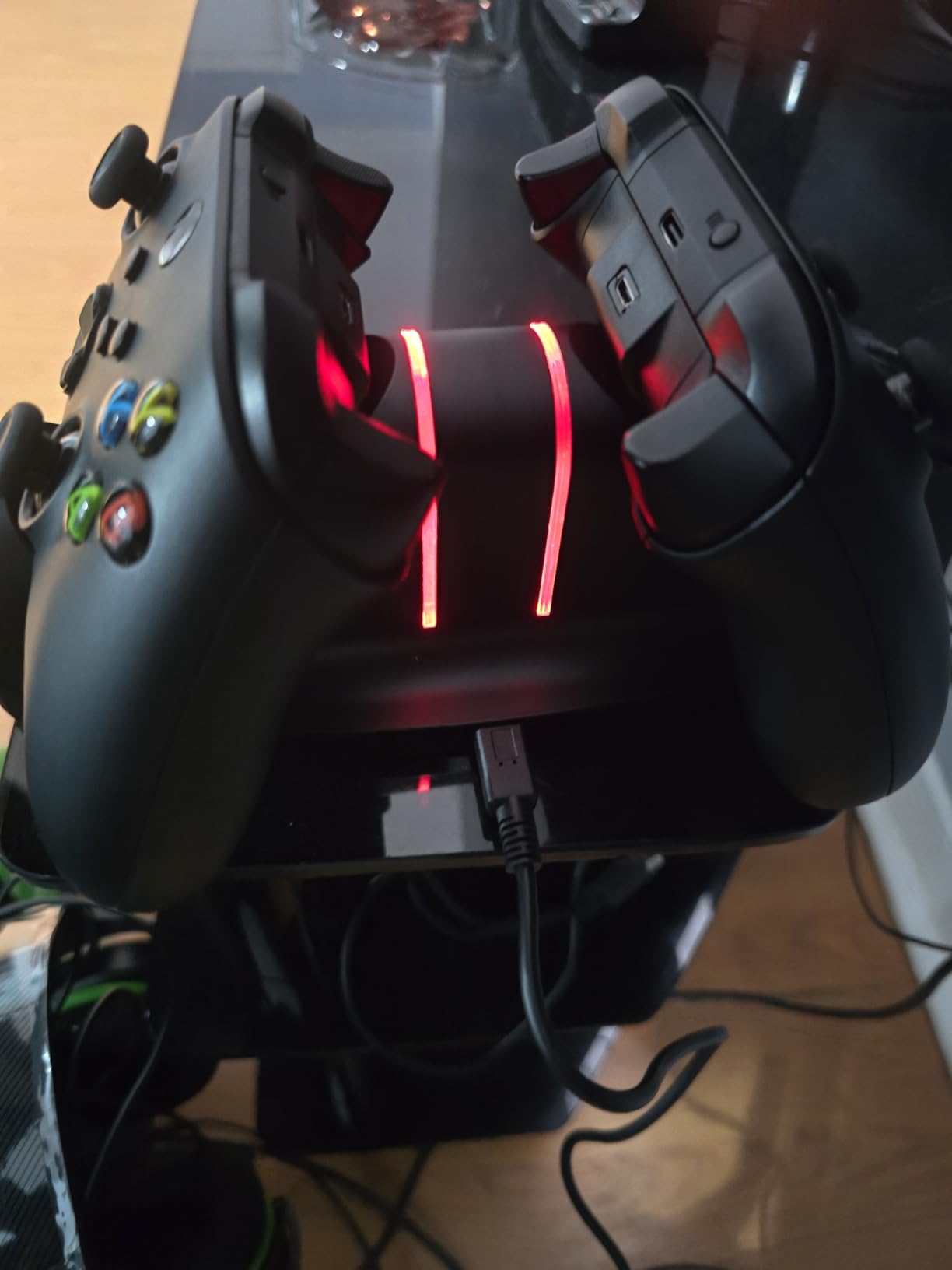 Auarte Controller Charger for Xbox One/Series X|S/Elite Controller customer photo 2