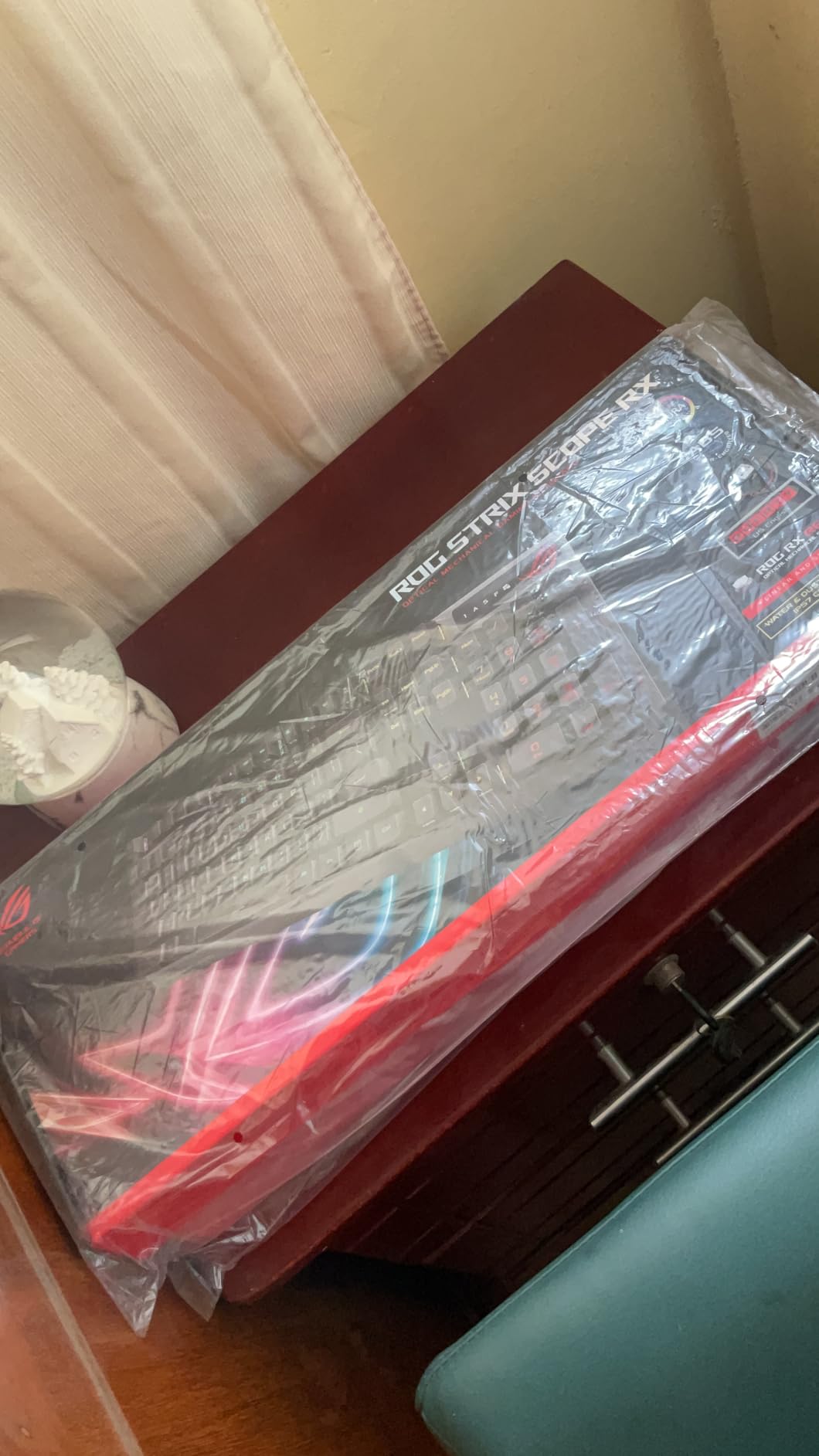 ASUS ROG Strix Scope RX Gaming Mechanical Keyboard, Red Optical Switches, USB 2.0 Passthrough, 2X Wider Ctrl Key, Aura Sync, Armoury Crate RGB Lighting, Black customer photo 2
